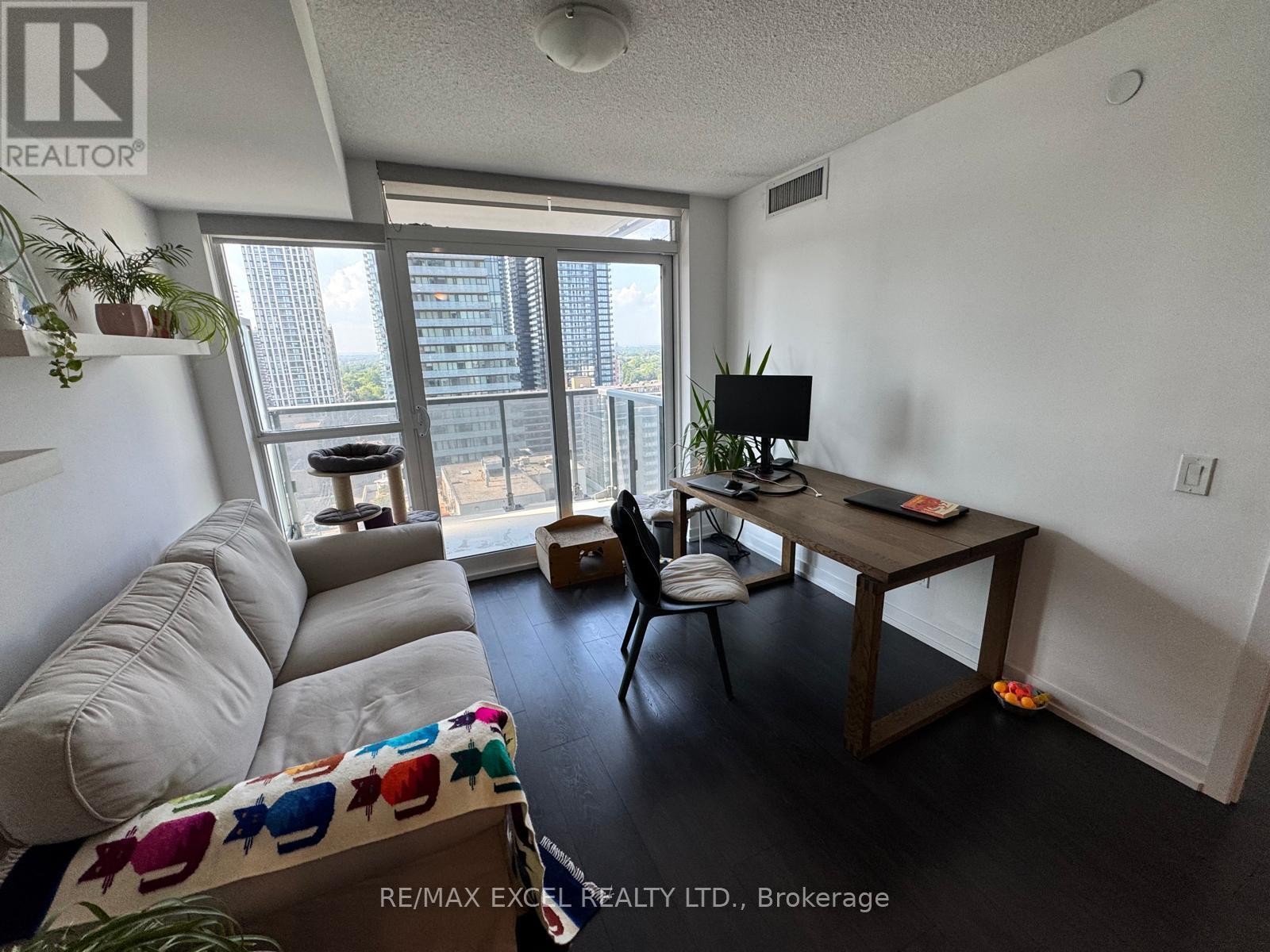 












1804 - 125 REDPATH AVENUE

,
Toronto (Mount Pleasant West),




Ontario
M4S0B5

