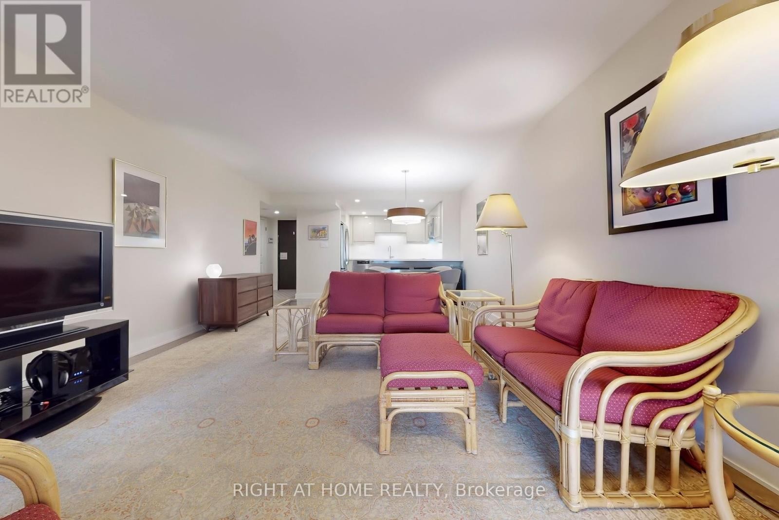 












2316 - 25 THE ESPLANADE

,
Toronto (Waterfront Communities),




Ontario
M5E1W5


