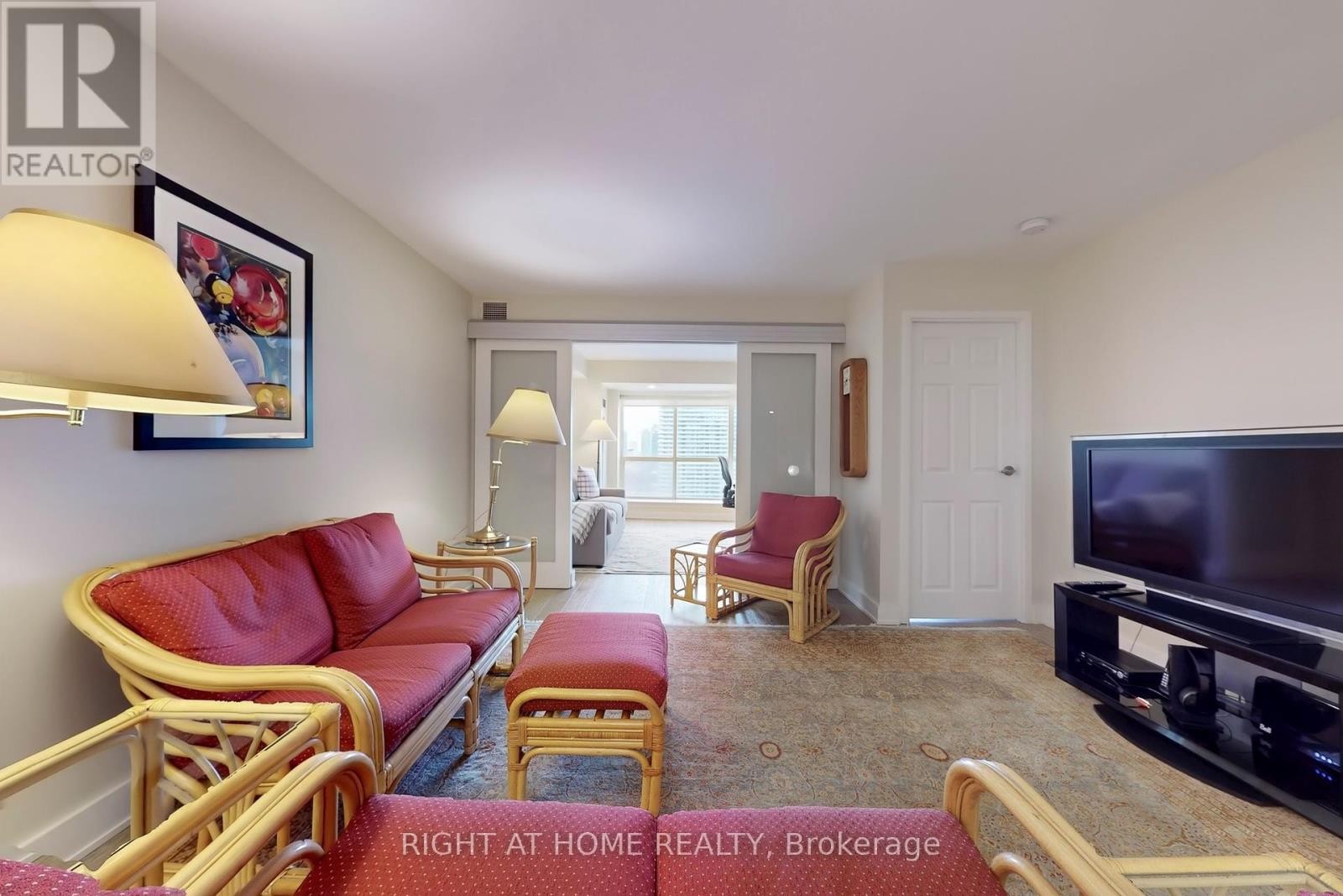 












2316 - 25 THE ESPLANADE

,
Toronto (Waterfront Communities),




Ontario
M5E1W5

