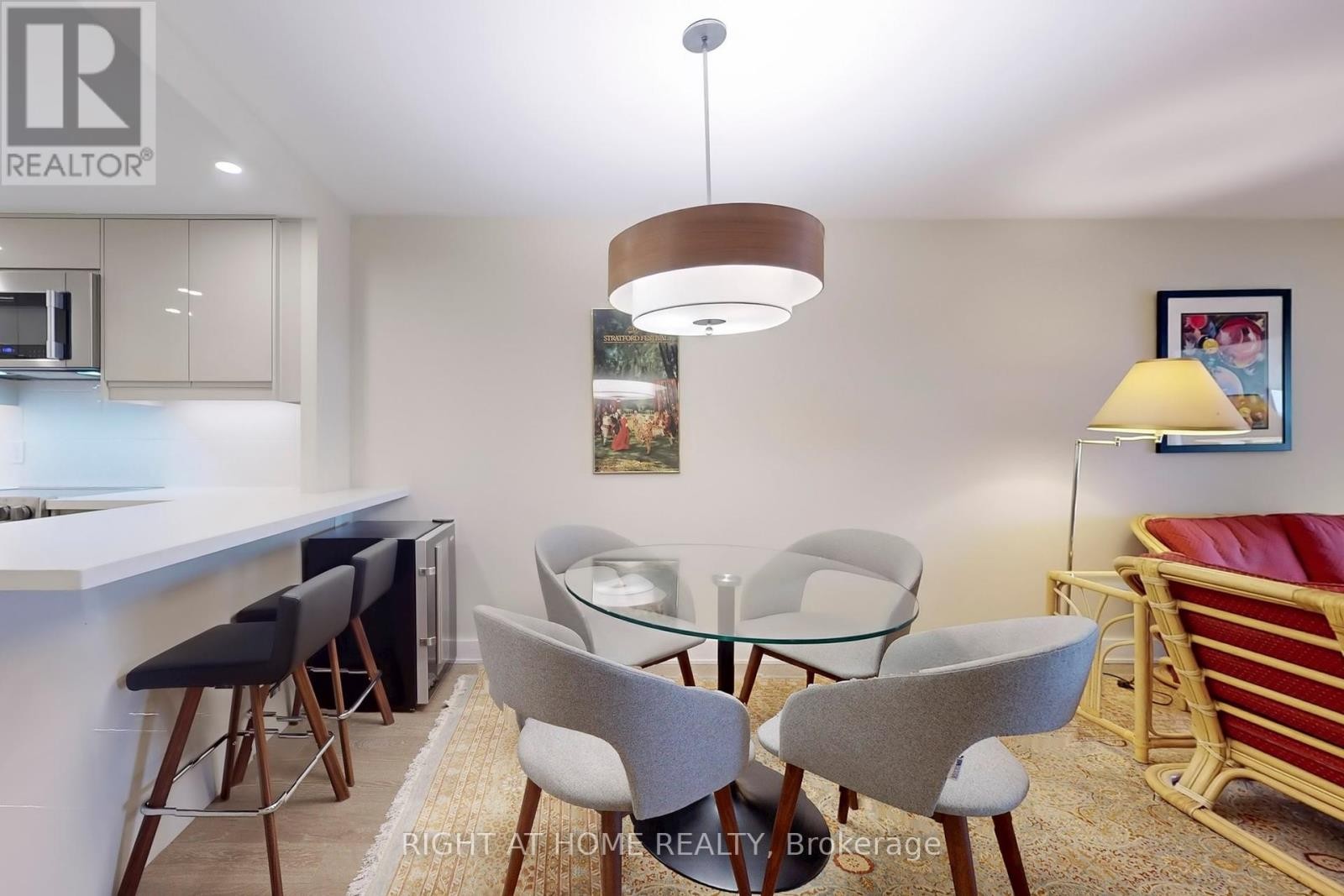 












2316 - 25 THE ESPLANADE

,
Toronto (Waterfront Communities),




Ontario
M5E1W5

