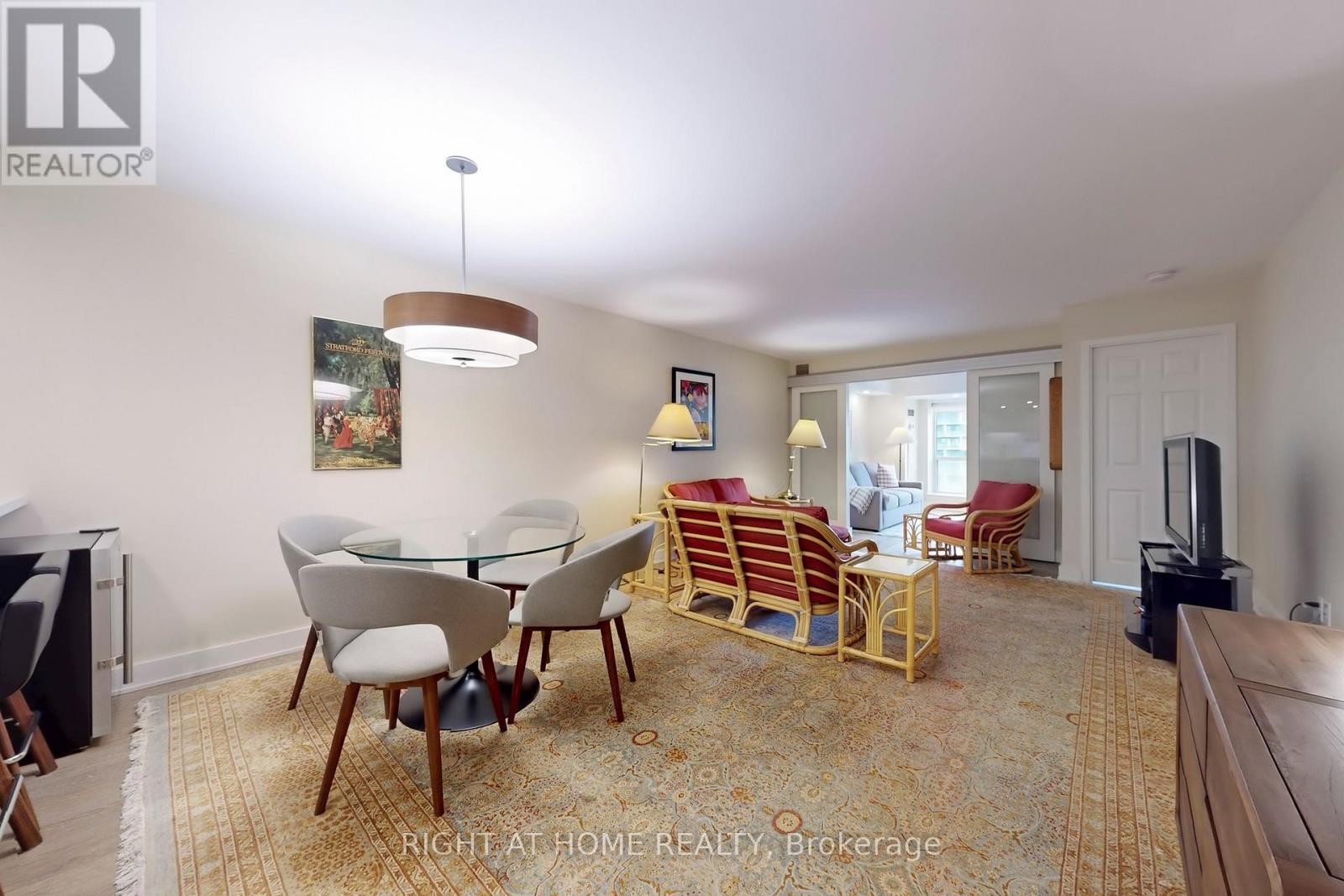 












2316 - 25 THE ESPLANADE

,
Toronto (Waterfront Communities),




Ontario
M5E1W5

