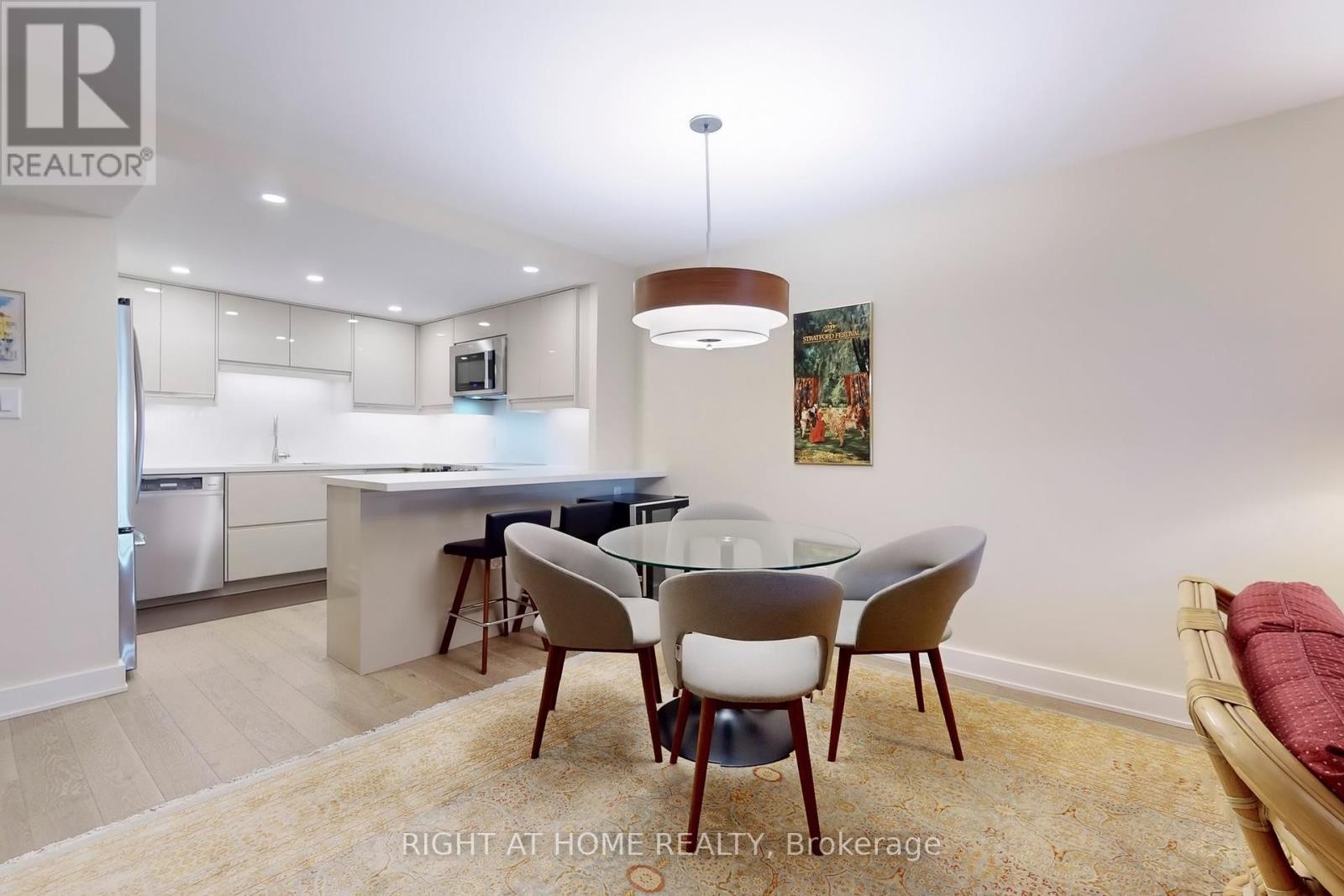 












2316 - 25 THE ESPLANADE

,
Toronto (Waterfront Communities),




Ontario
M5E1W5

