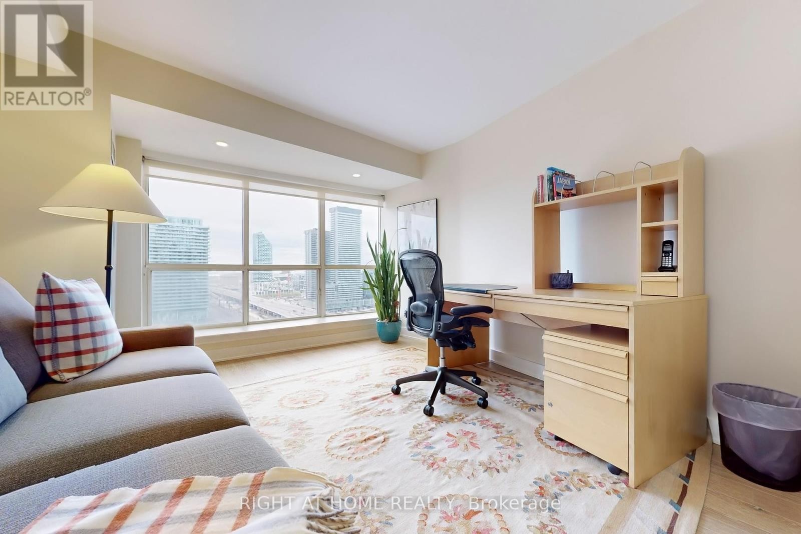 












2316 - 25 THE ESPLANADE

,
Toronto (Waterfront Communities),




Ontario
M5E1W5

