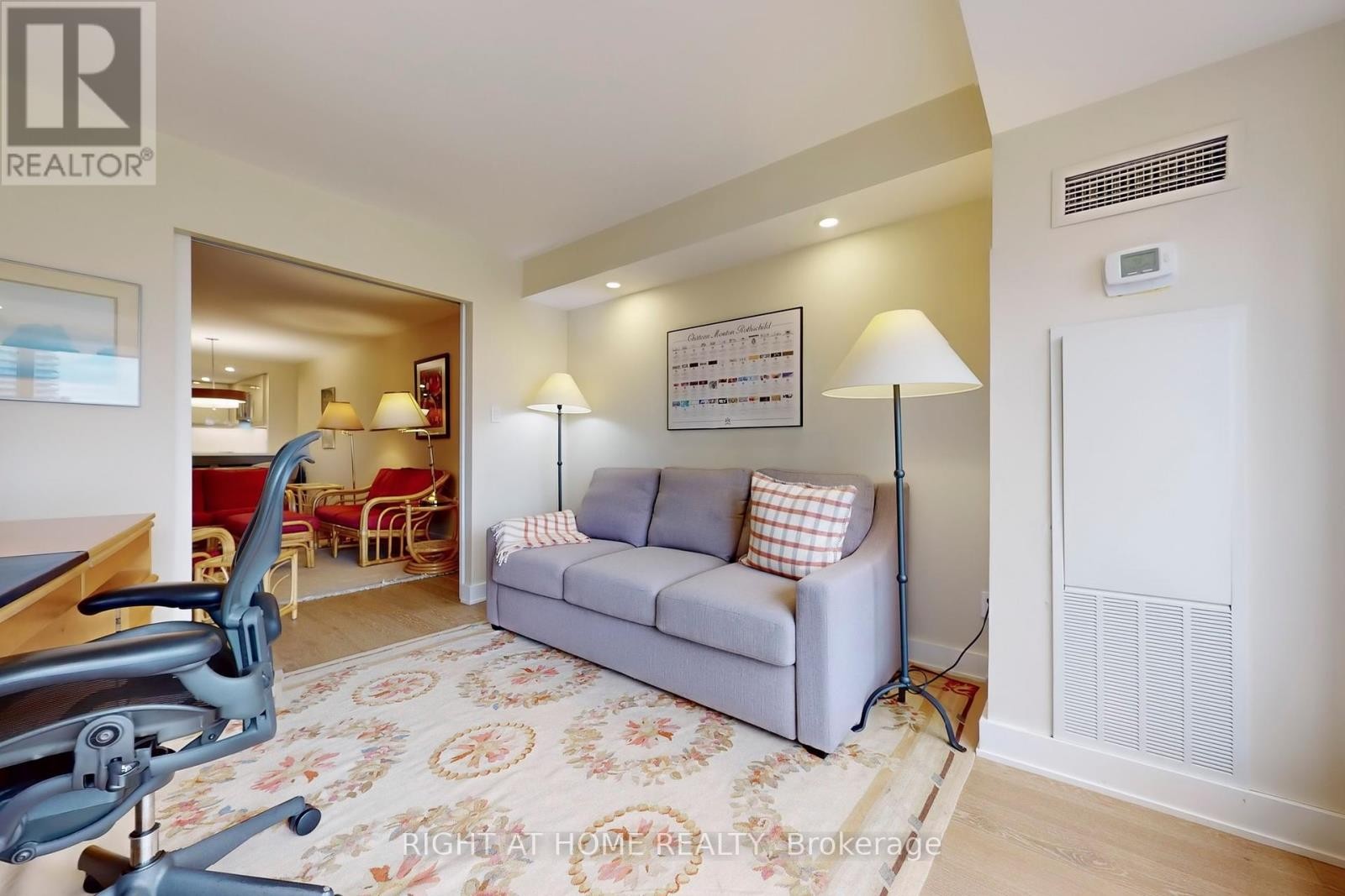 












2316 - 25 THE ESPLANADE

,
Toronto (Waterfront Communities),




Ontario
M5E1W5

