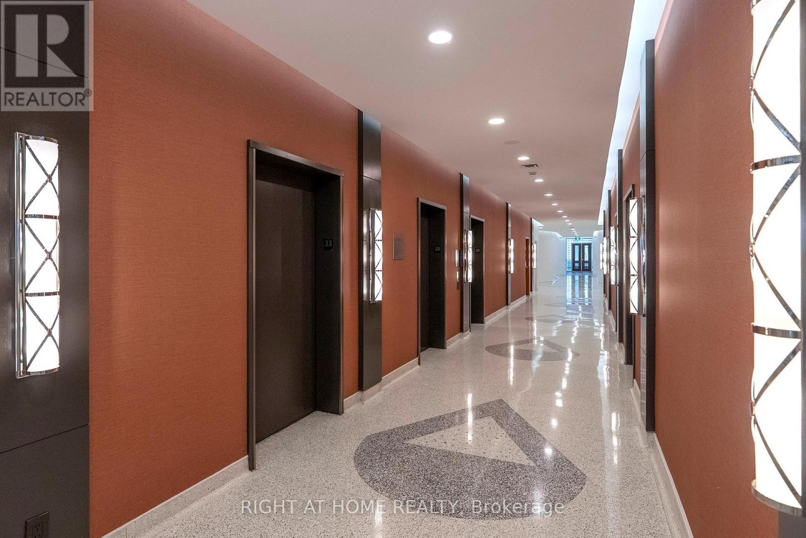 












2316 - 25 THE ESPLANADE

,
Toronto (Waterfront Communities),




Ontario
M5E1W5

