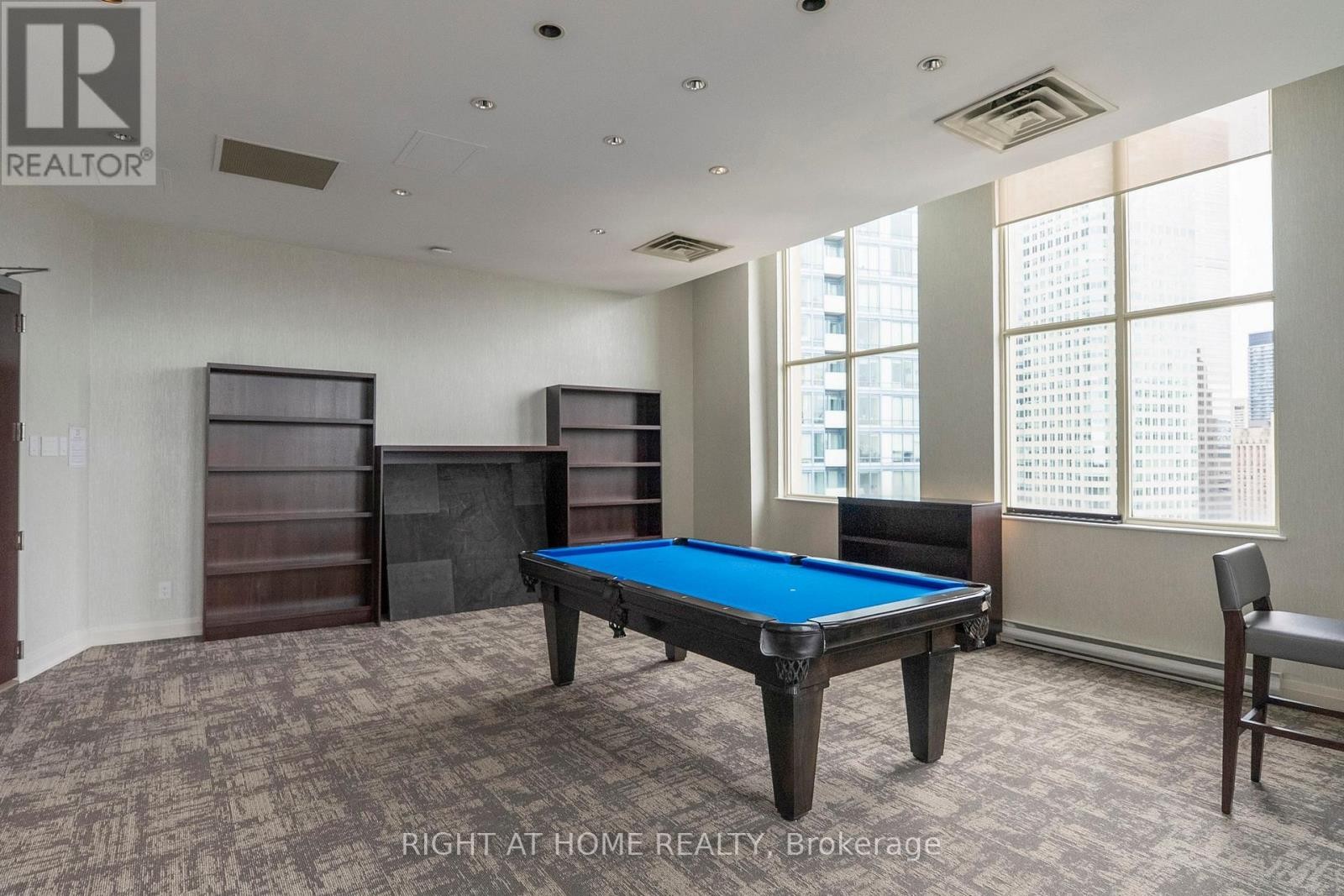 












2316 - 25 THE ESPLANADE

,
Toronto (Waterfront Communities),




Ontario
M5E1W5

