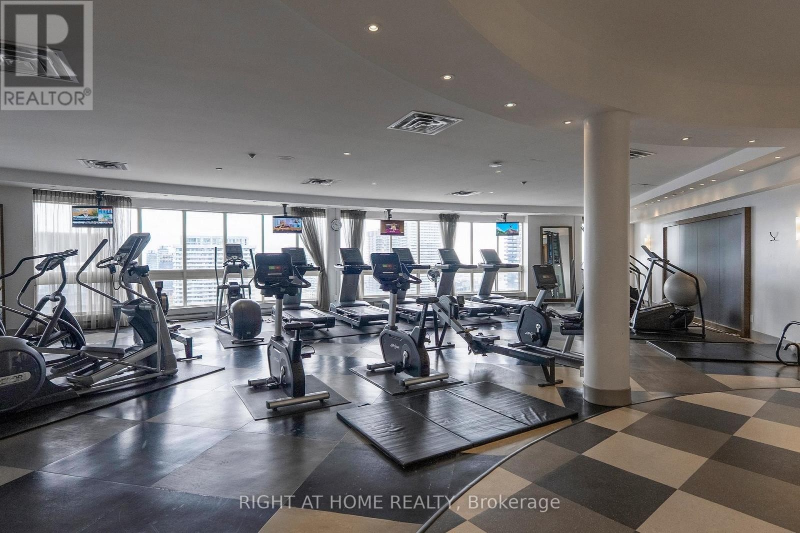 












2316 - 25 THE ESPLANADE

,
Toronto (Waterfront Communities),




Ontario
M5E1W5

