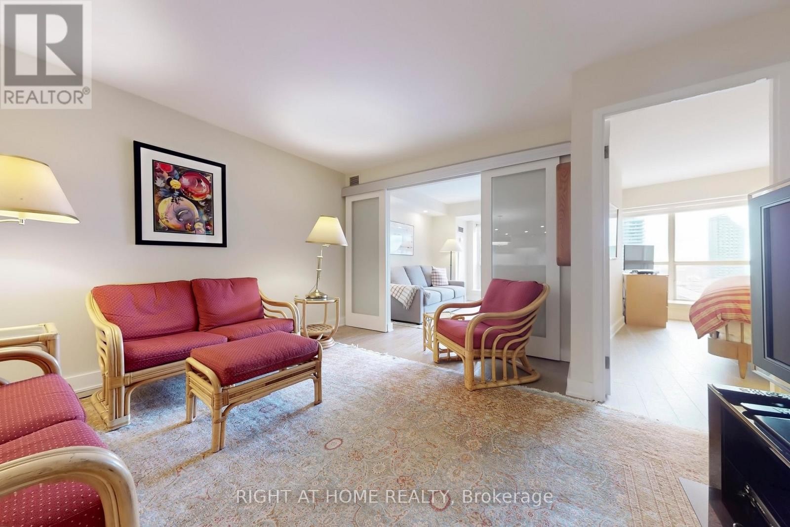 












2316 - 25 THE ESPLANADE

,
Toronto (Waterfront Communities),




Ontario
M5E1W5

