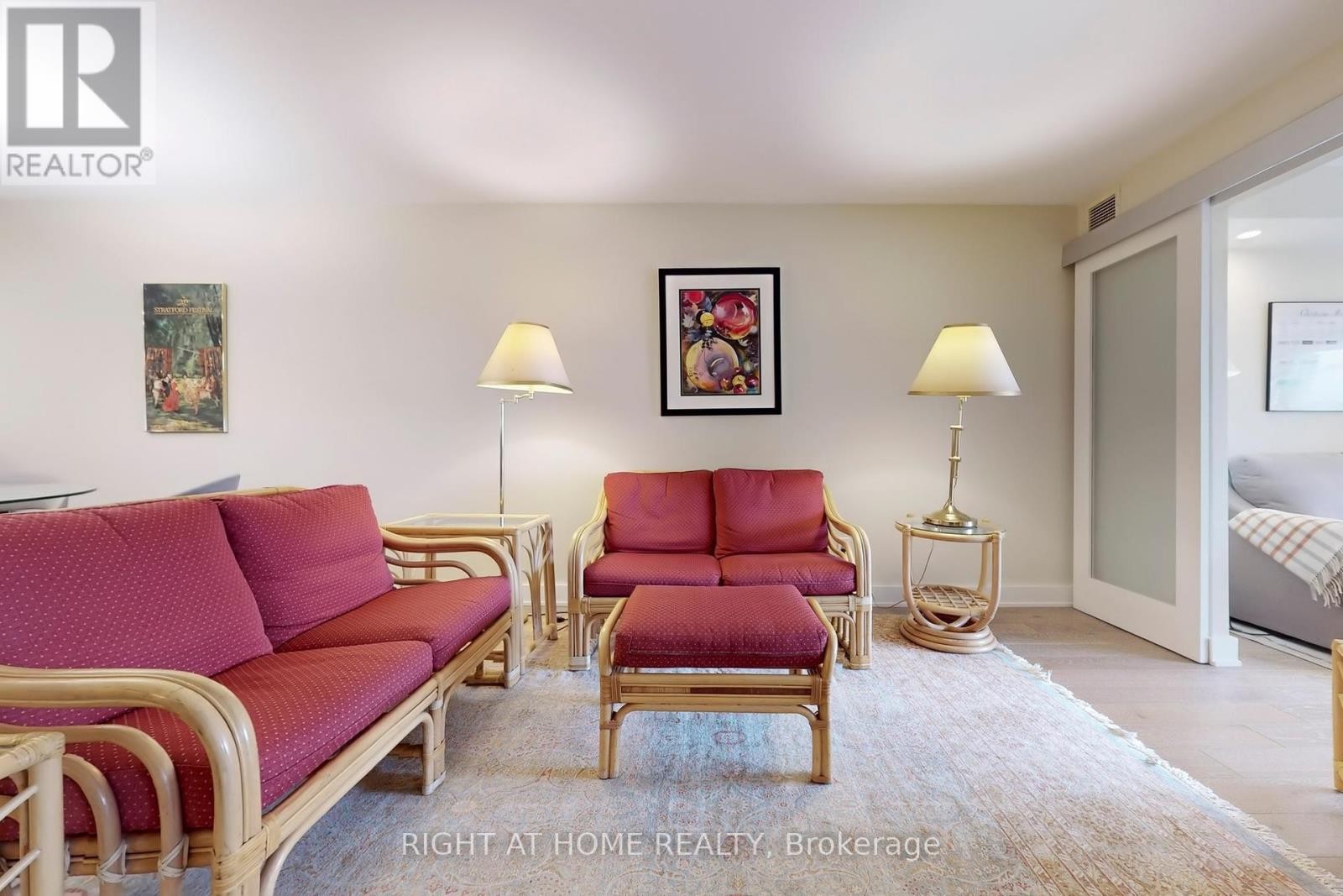 












2316 - 25 THE ESPLANADE

,
Toronto (Waterfront Communities),




Ontario
M5E1W5

