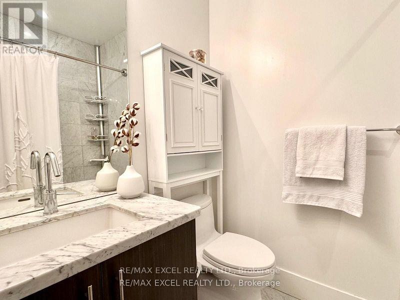












528 - 29 QUEENS QUAY E

,
Toronto (Waterfront Communities),




Ontario
M5E0A4

