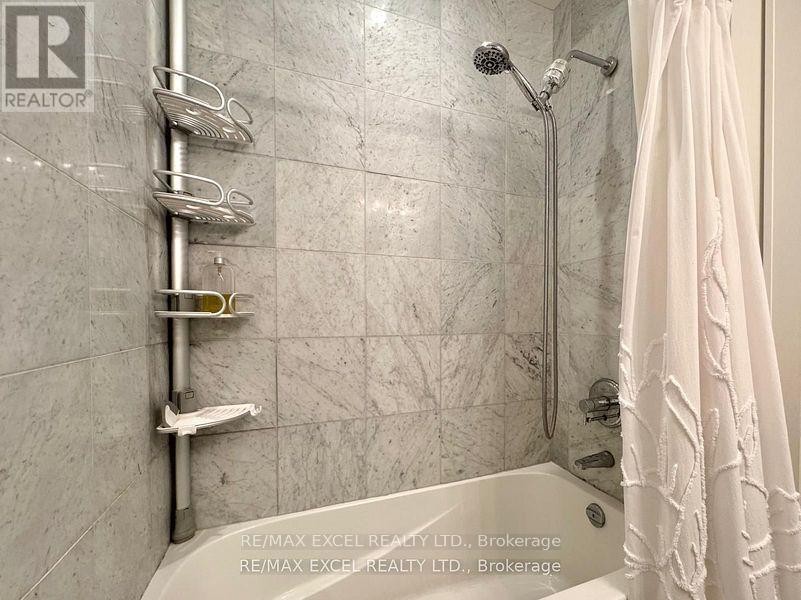 












528 - 29 QUEENS QUAY E

,
Toronto (Waterfront Communities),




Ontario
M5E0A4

