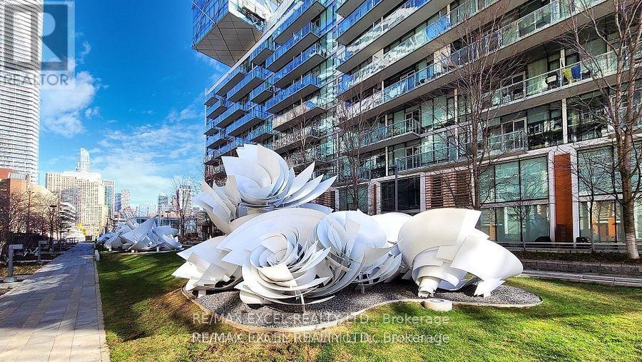 












528 - 29 QUEENS QUAY E

,
Toronto (Waterfront Communities),




Ontario
M5E0A4

