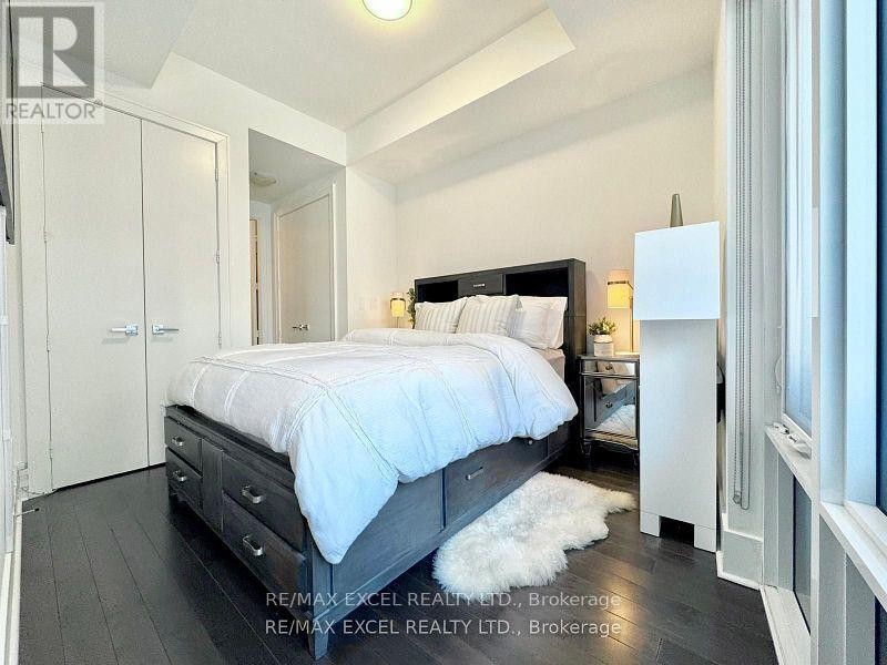 












528 - 29 QUEENS QUAY E

,
Toronto (Waterfront Communities),




Ontario
M5E0A4

