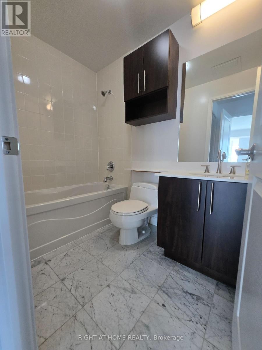 












905 - 88 BROADWAY AVENUE W

,
Toronto (Mount Pleasant West),




Ontario
M4P0A5

