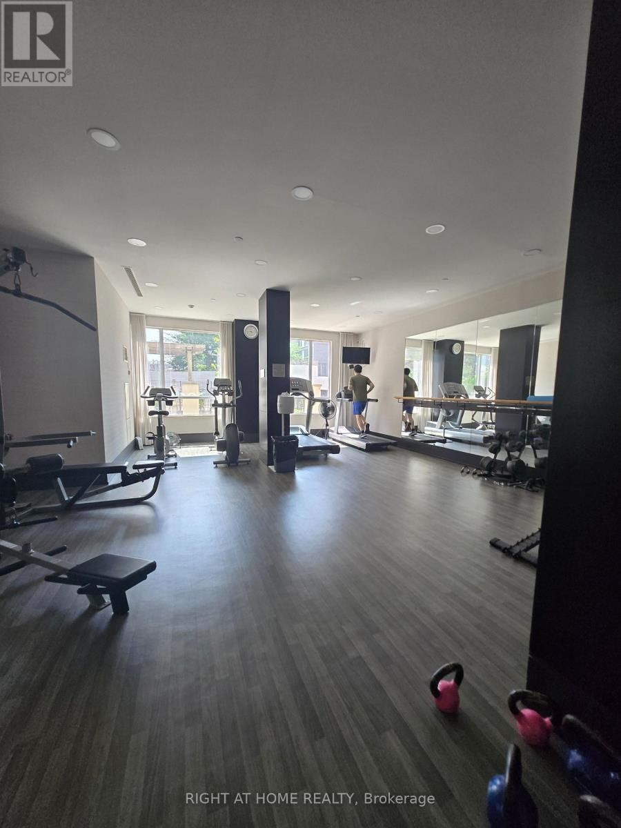 












905 - 88 BROADWAY AVENUE W

,
Toronto (Mount Pleasant West),




Ontario
M4P0A5

