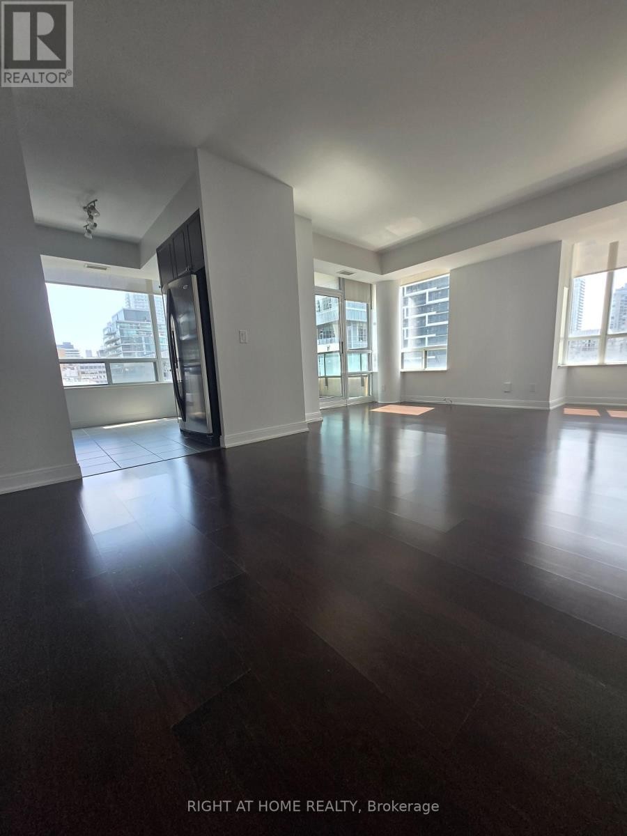 












905 - 88 BROADWAY AVENUE W

,
Toronto (Mount Pleasant West),




Ontario
M4P0A5

