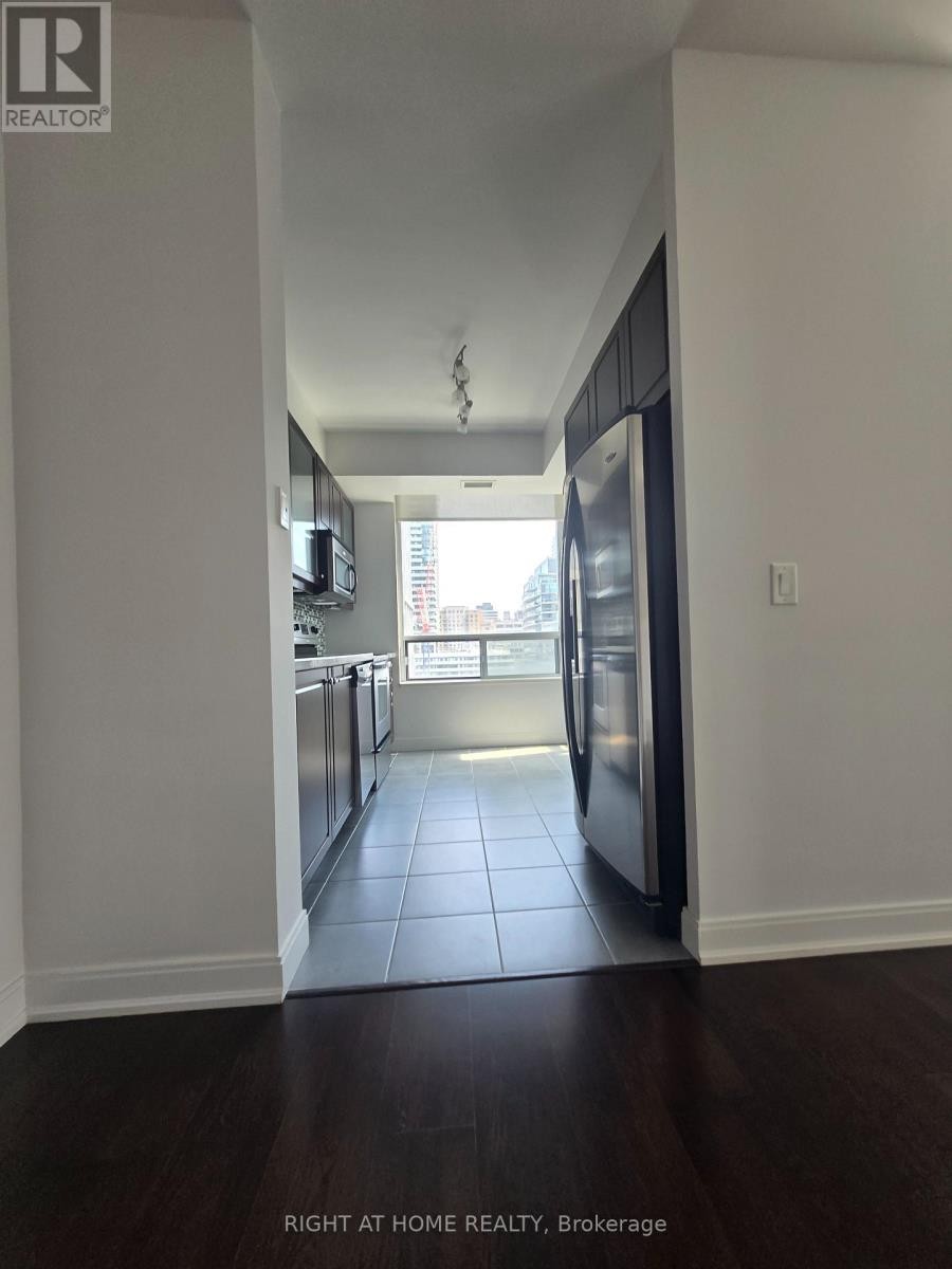 












905 - 88 BROADWAY AVENUE W

,
Toronto (Mount Pleasant West),




Ontario
M4P0A5

