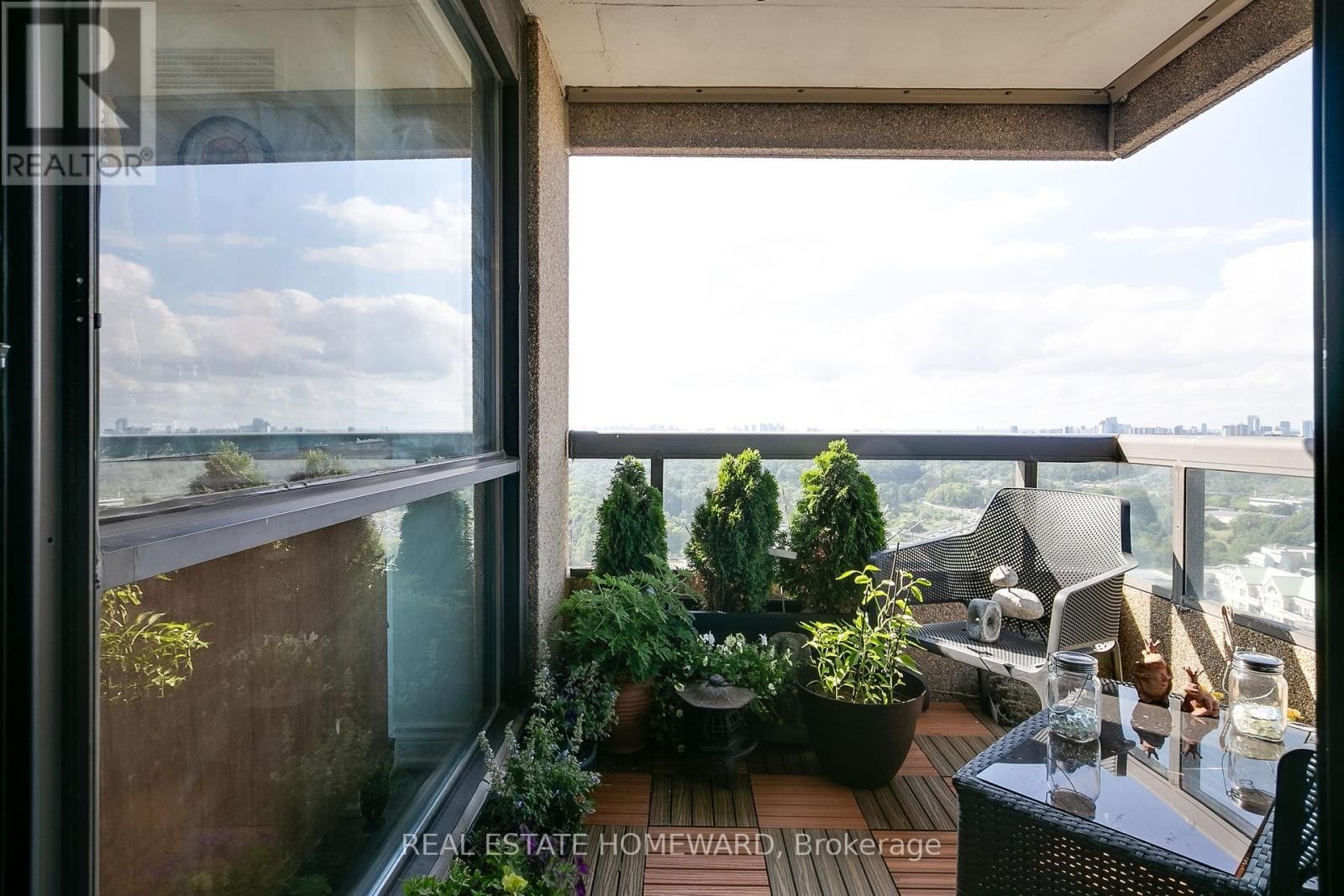 












2603 - 3 CONCORDE PLACE

,
Toronto (Banbury-Don Mills),




Ontario
M3C3K7

