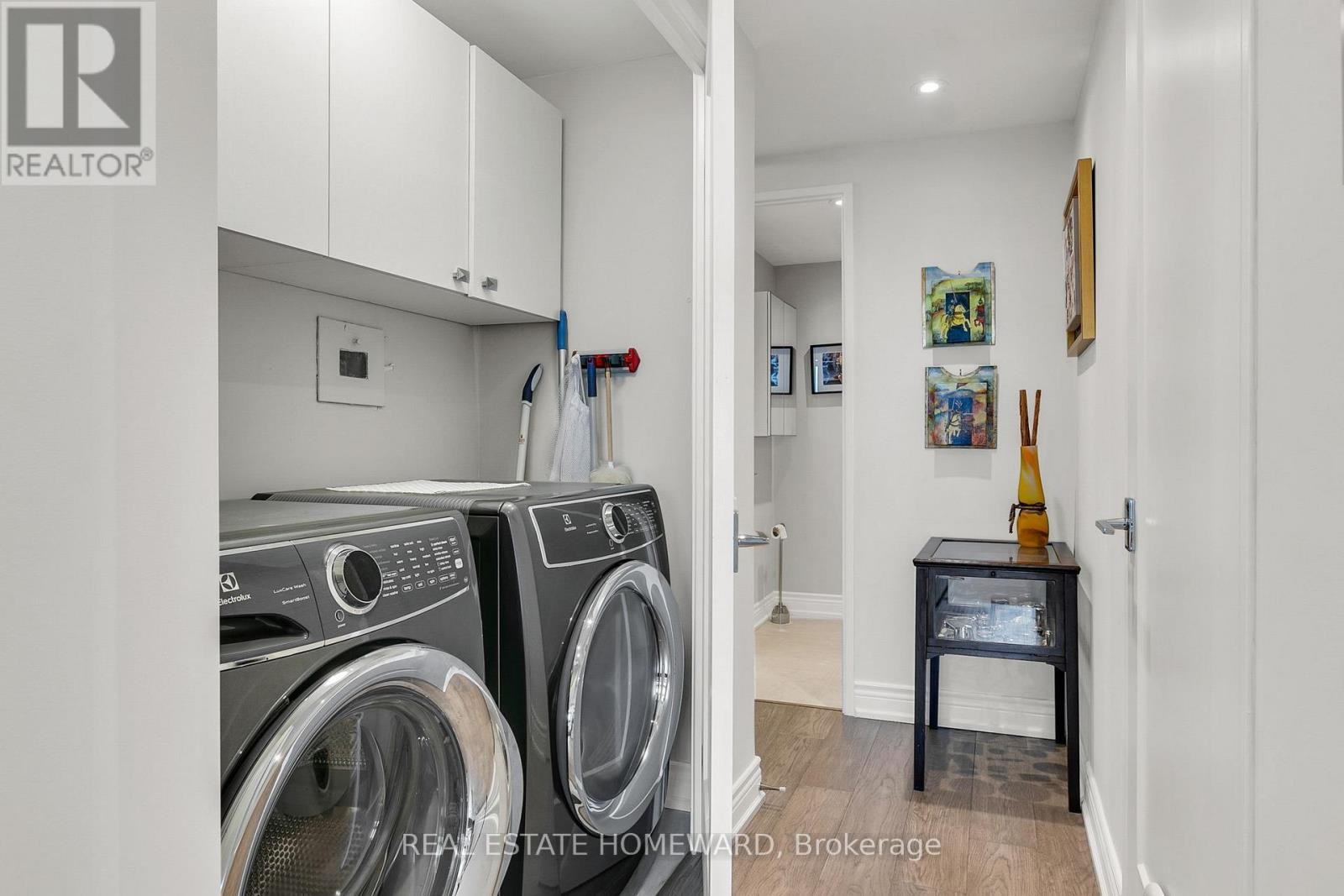 












2603 - 3 CONCORDE PLACE

,
Toronto (Banbury-Don Mills),




Ontario
M3C3K7

