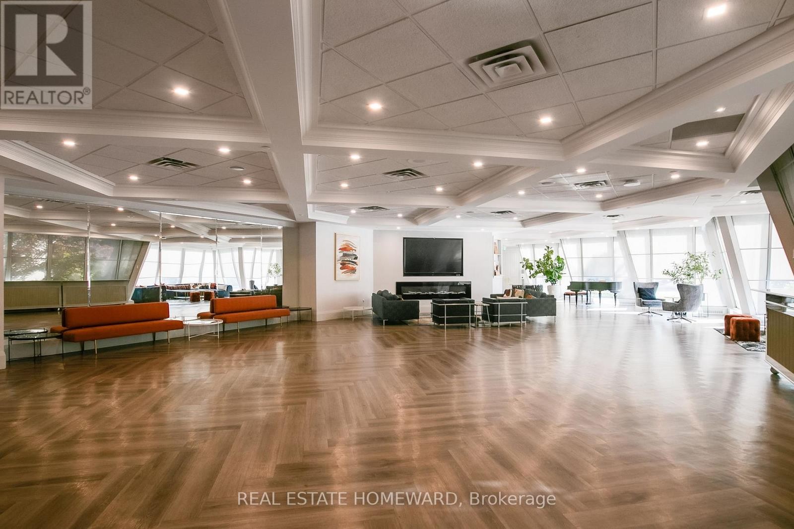 












2603 - 3 CONCORDE PLACE

,
Toronto (Banbury-Don Mills),




Ontario
M3C3K7

