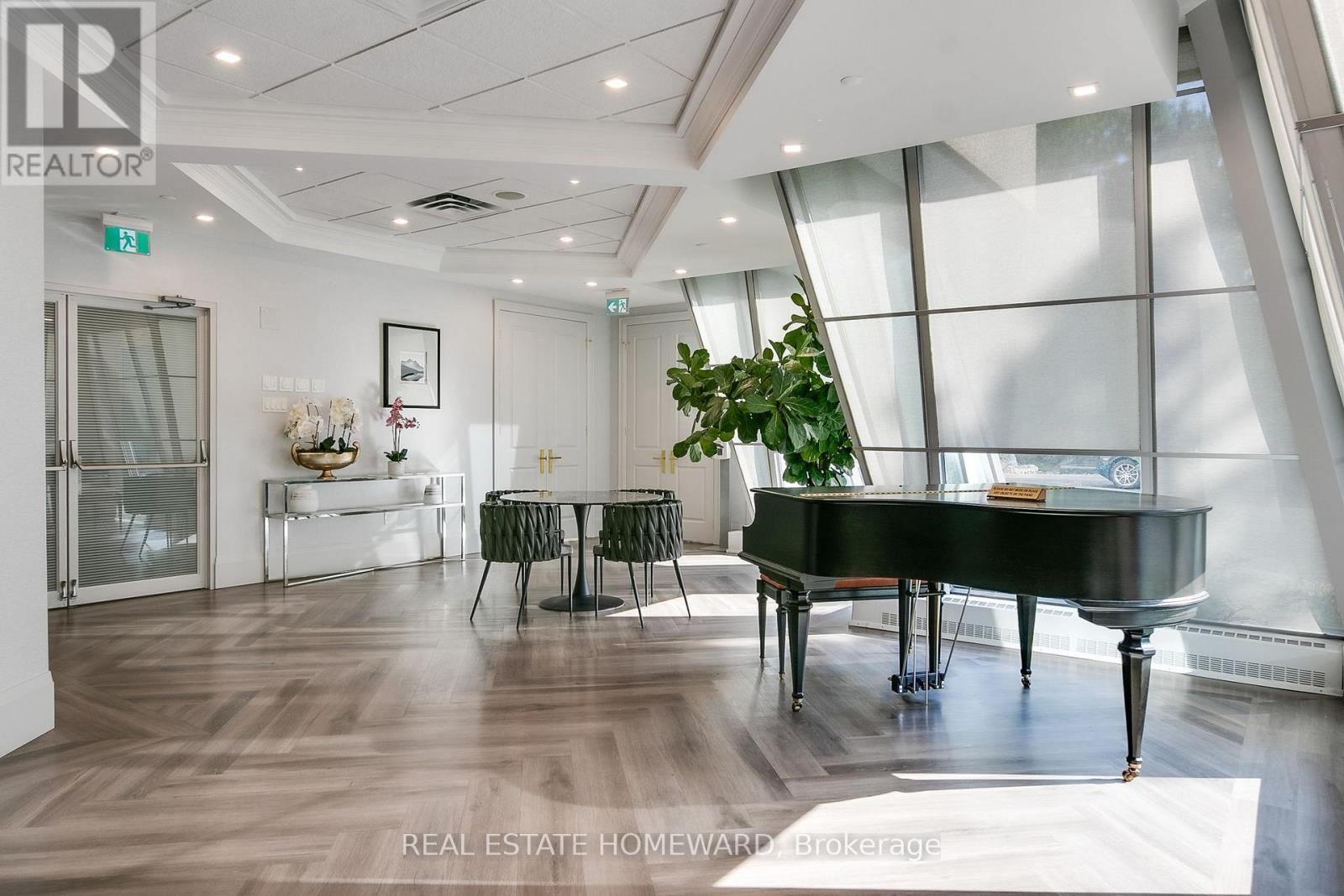 












2603 - 3 CONCORDE PLACE

,
Toronto (Banbury-Don Mills),




Ontario
M3C3K7

