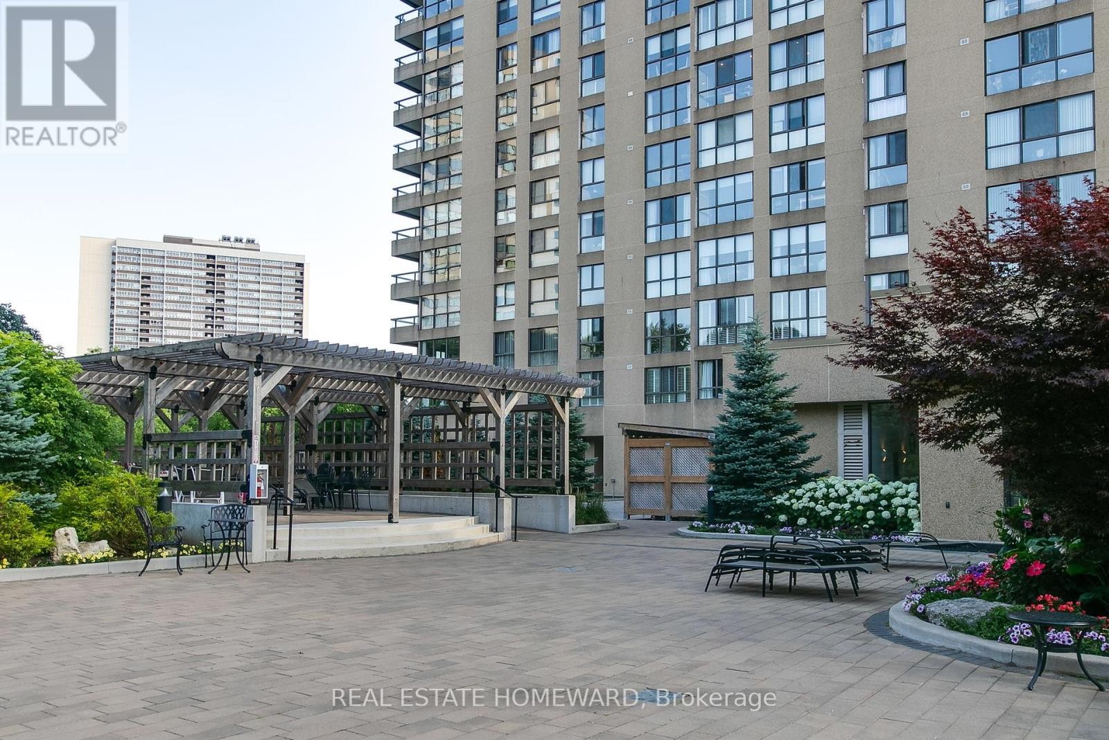 












2603 - 3 CONCORDE PLACE

,
Toronto (Banbury-Don Mills),




Ontario
M3C3K7

