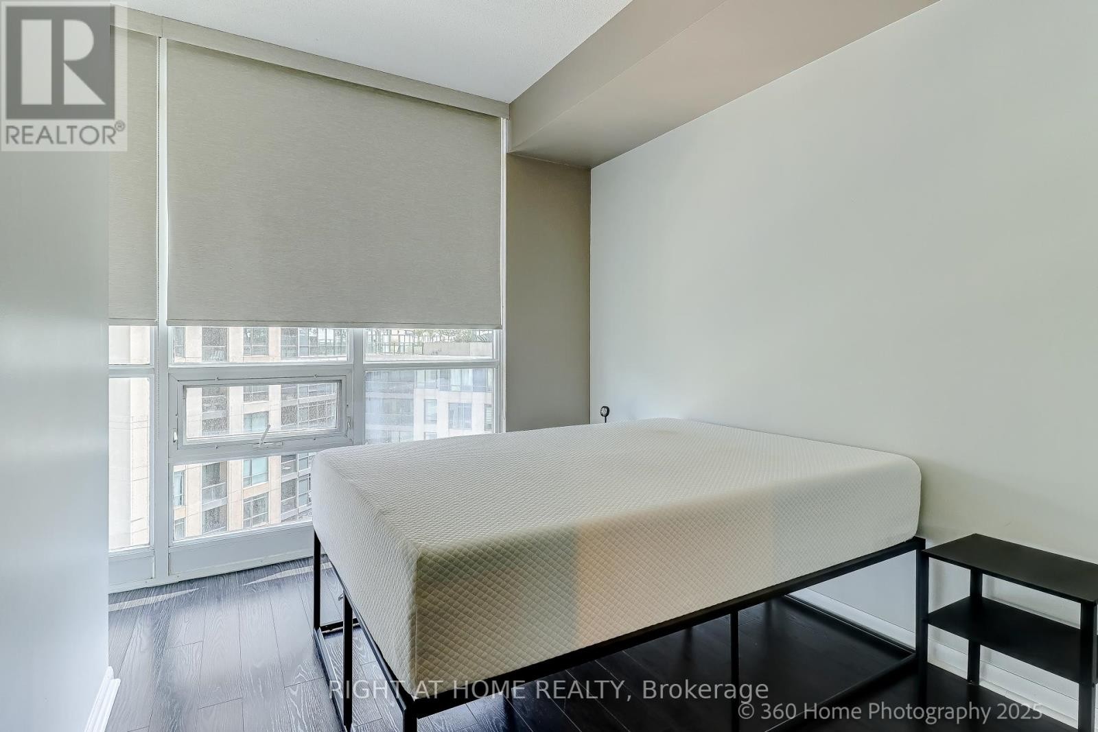 












825 - 231 FORT YORK BOULEVARD

,
Toronto (Niagara),




Ontario
M5V1B2

