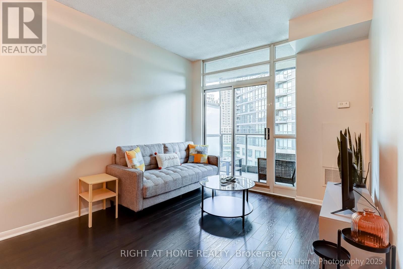












825 - 231 FORT YORK BOULEVARD

,
Toronto (Niagara),




Ontario
M5V1B2

