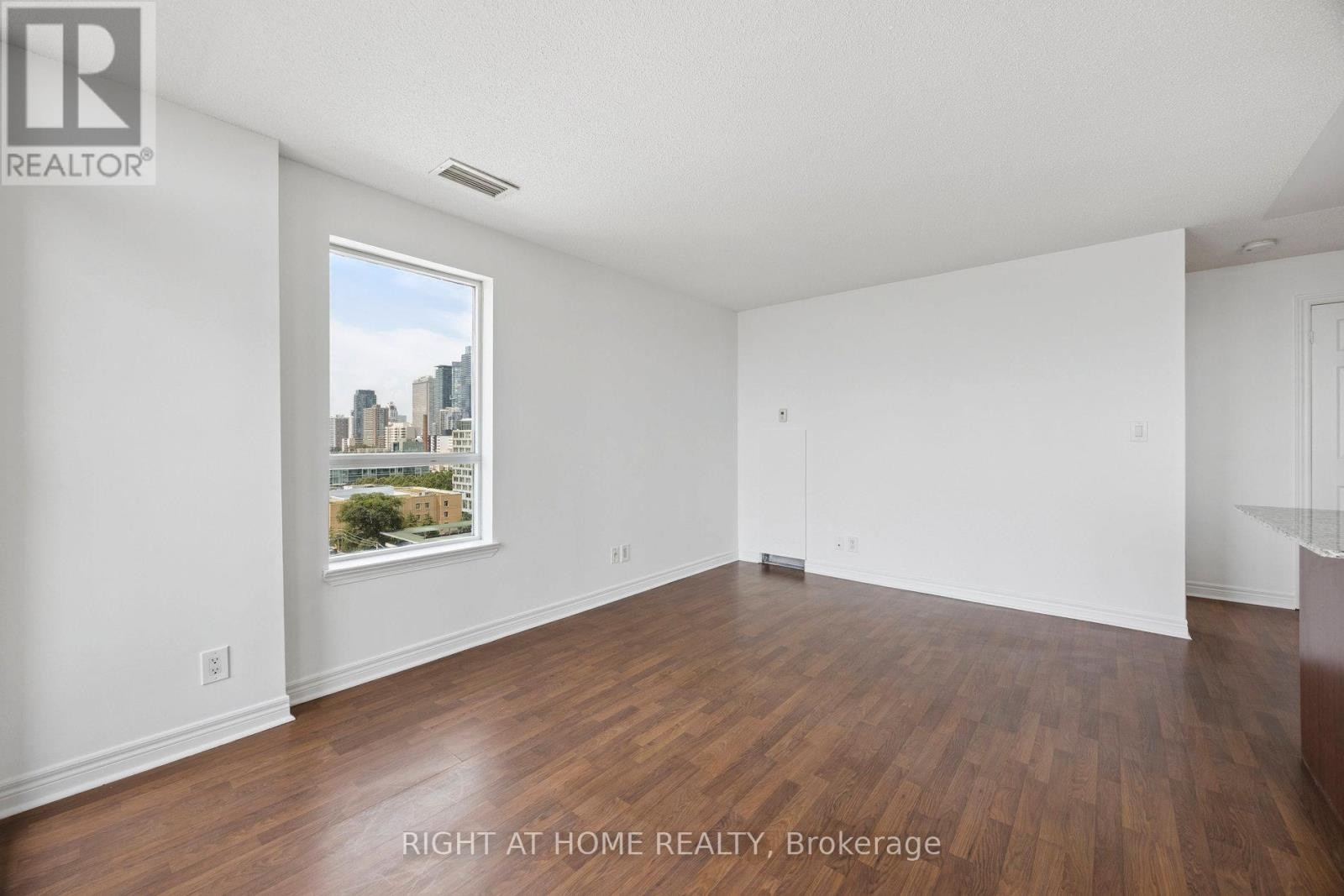 












1203 - 225 WELLESLEY STREET E

,
Toronto (Cabbagetown-South St. James Town),




Ontario
M4X1X8

