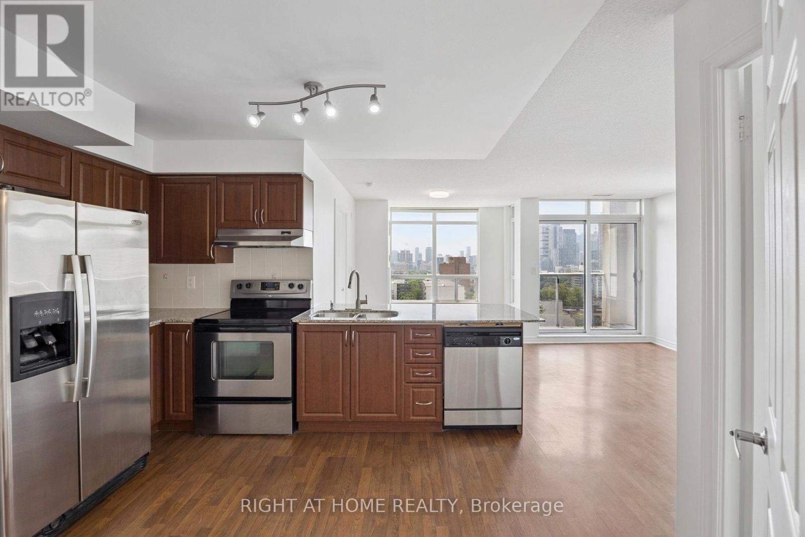 












1203 - 225 WELLESLEY STREET E

,
Toronto (Cabbagetown-South St. James Town),




Ontario
M4X1X8

