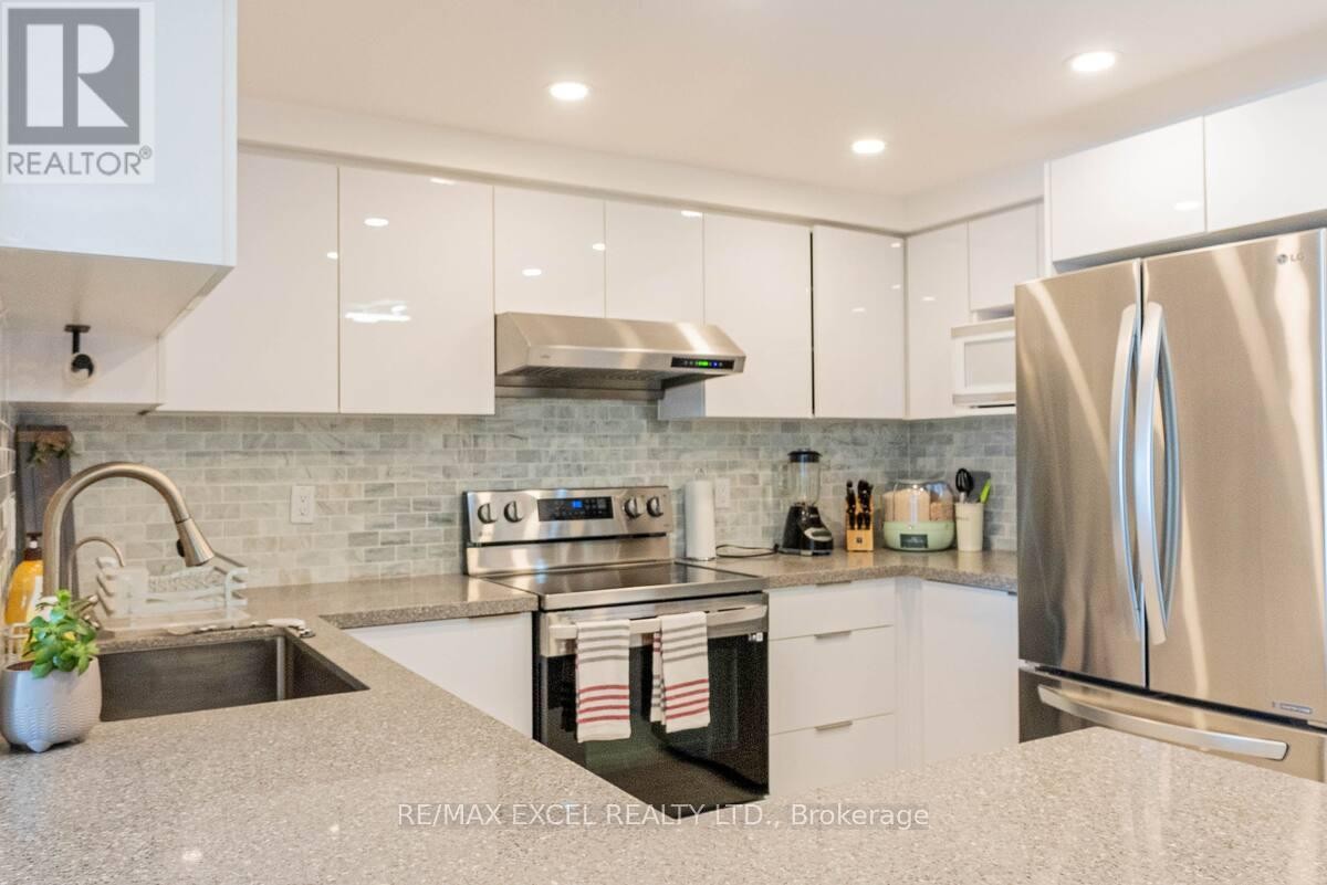 












2208 - 5418 YONGE STREET

,
Toronto (Willowdale West),




Ontario
M2N6X4

