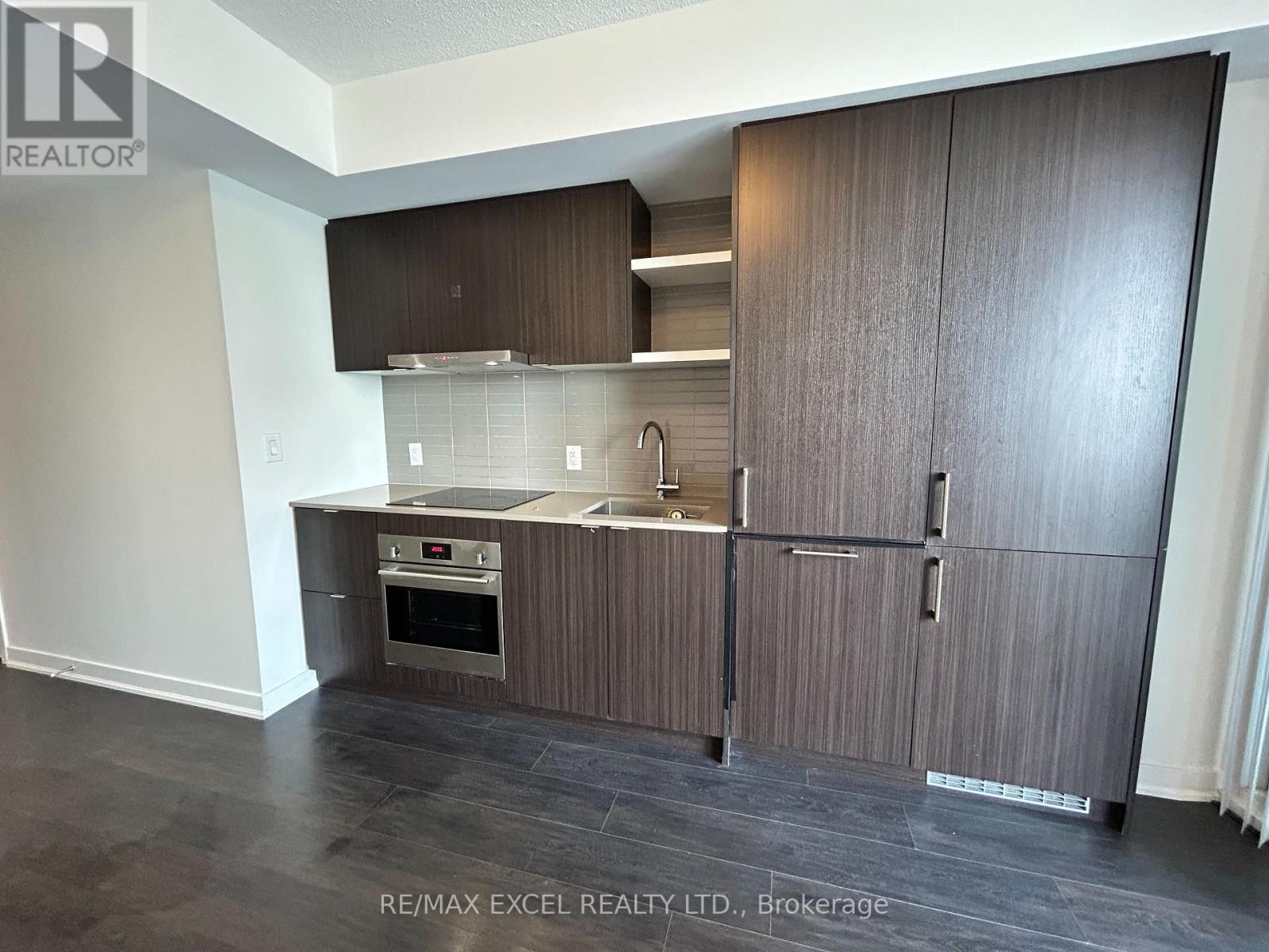 












2008 - 100 HARBOUR STREET

,
Toronto (Waterfront Communities),




Ontario
M5J0B5

