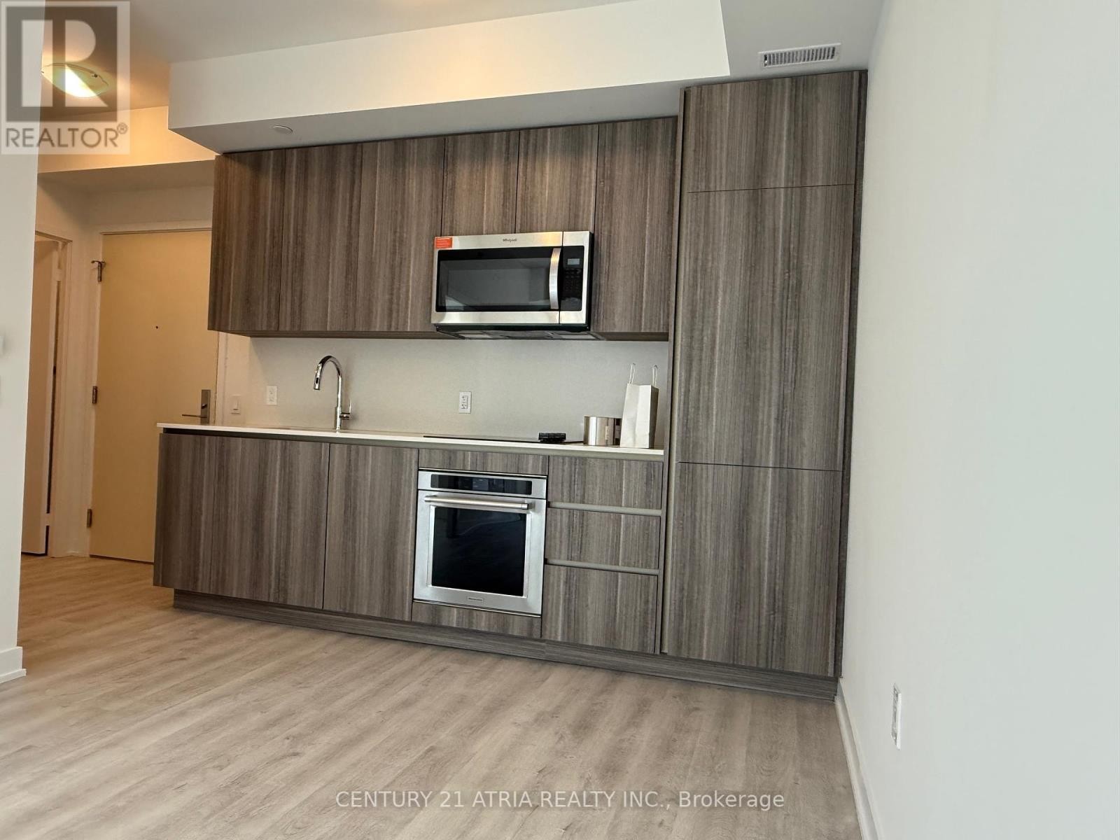 












721 - 15 RICHARDSON STREET

,
Toronto (Waterfront Communities),




Ontario
M5A0Y5

