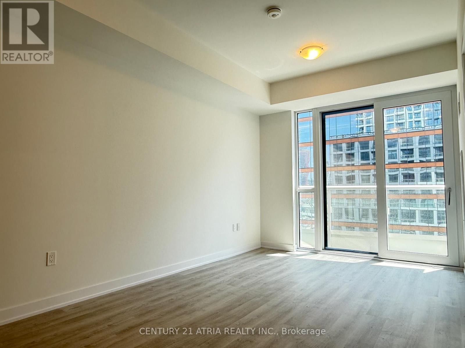 












721 - 15 RICHARDSON STREET

,
Toronto (Waterfront Communities),




Ontario
M5A0Y5

