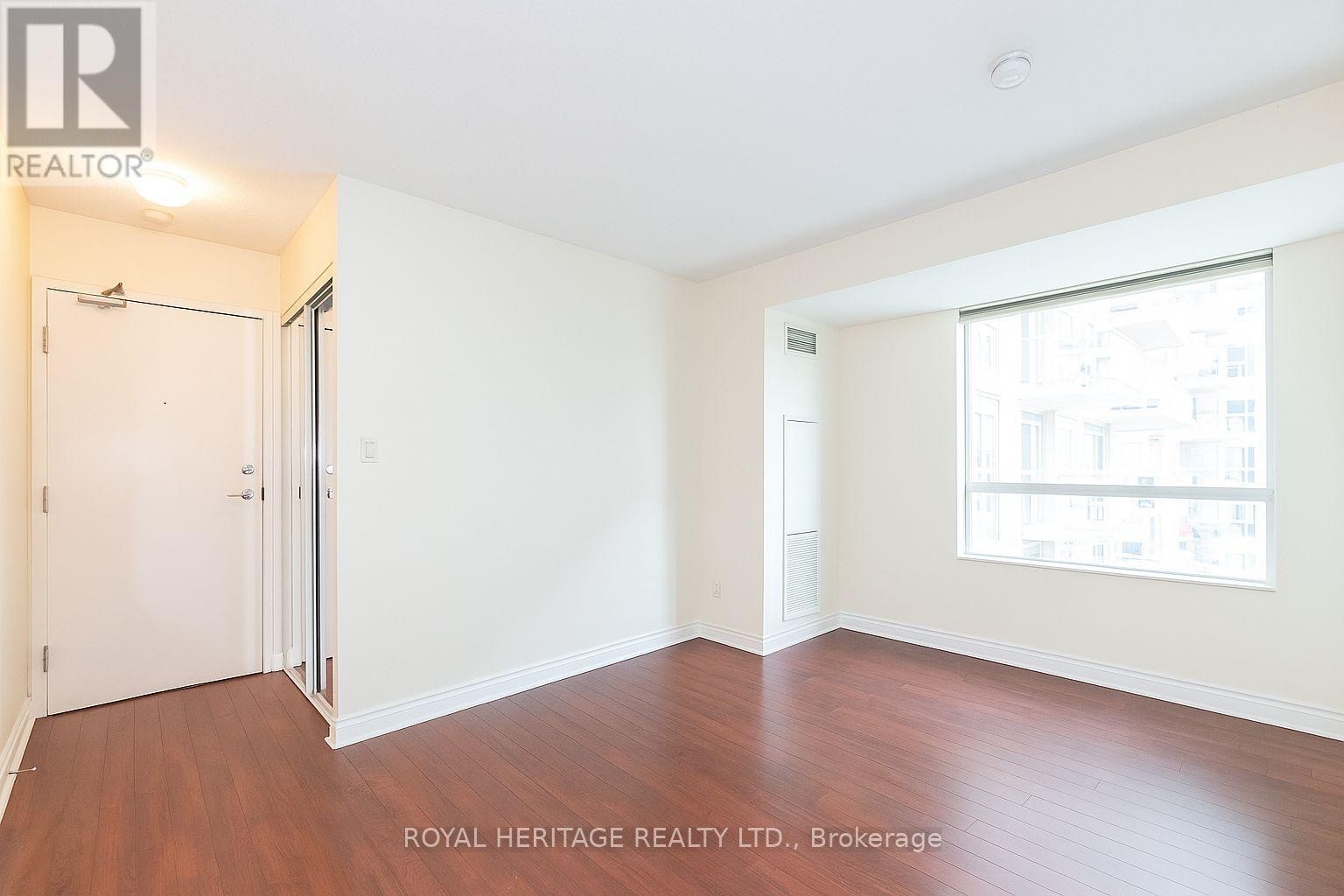 












905 - 230 KING STREET E

,
Toronto (Moss Park),




Ontario
M5A1K5

