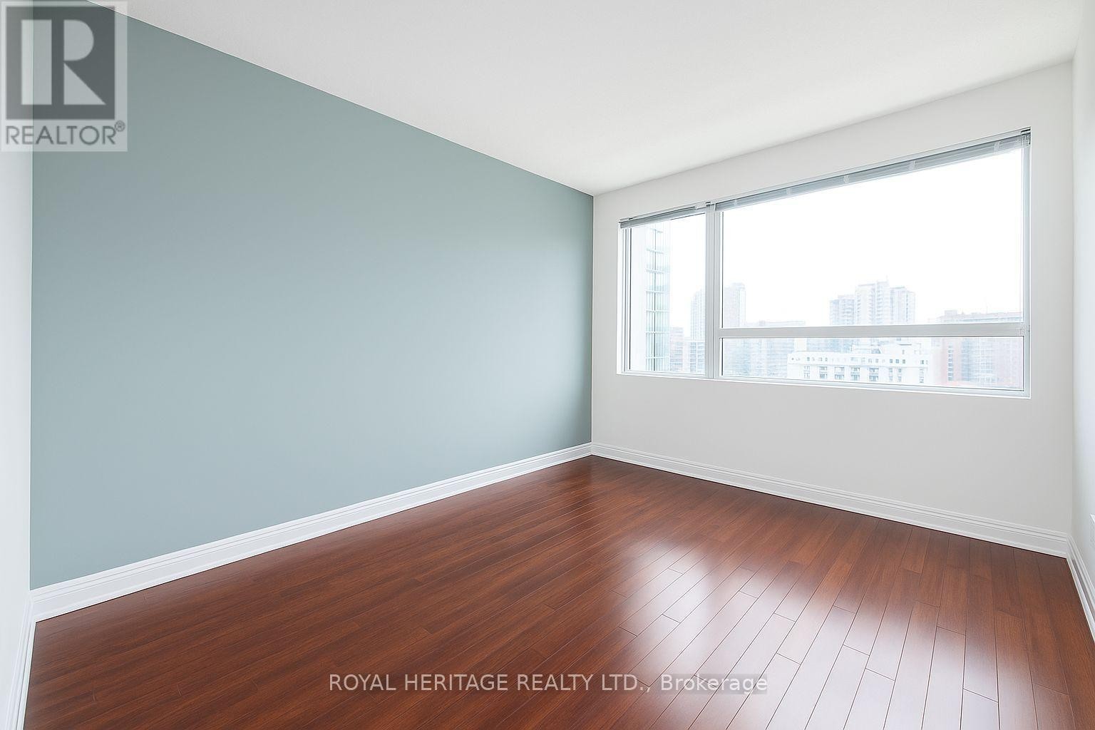 












905 - 230 KING STREET E

,
Toronto (Moss Park),




Ontario
M5A1K5

