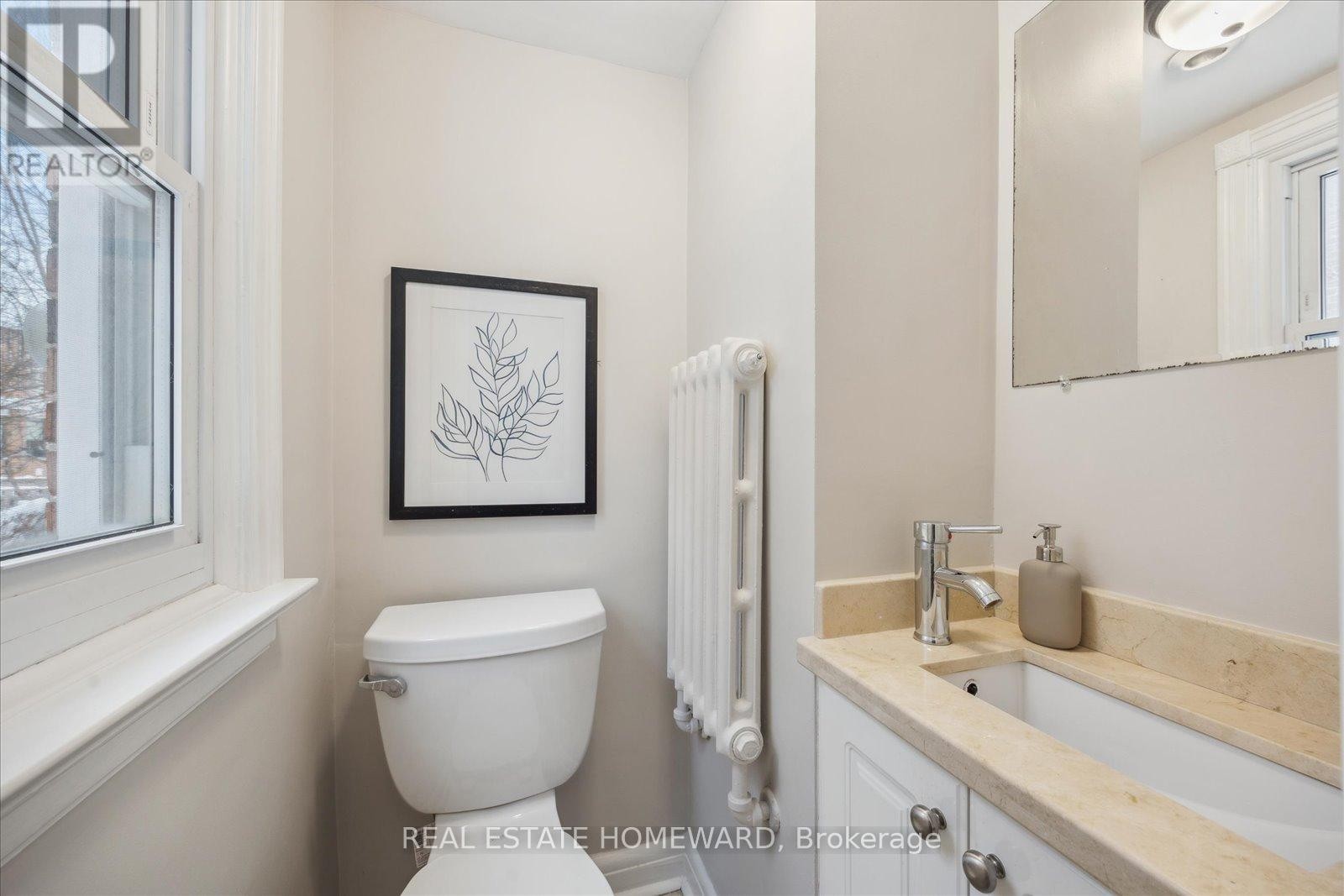 












51 EDGECOMBE AVENUE

,
Toronto (Bedford Park-Nortown),




Ontario
M5N2X4

