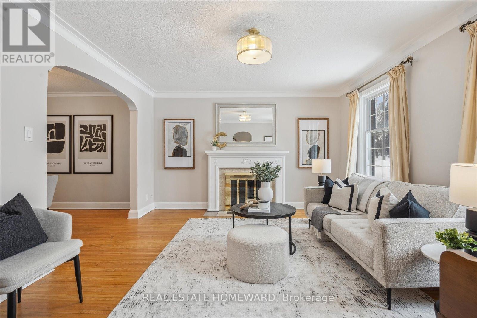 












51 EDGECOMBE AVENUE

,
Toronto (Bedford Park-Nortown),




Ontario
M5N2X4

