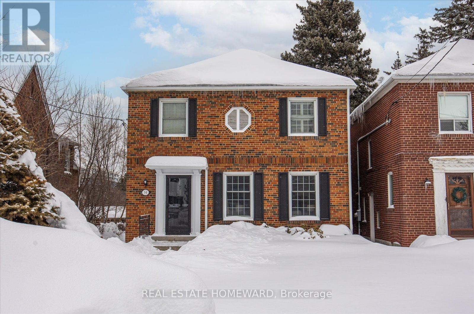 












51 EDGECOMBE AVENUE

,
Toronto (Bedford Park-Nortown),




Ontario
M5N2X4

