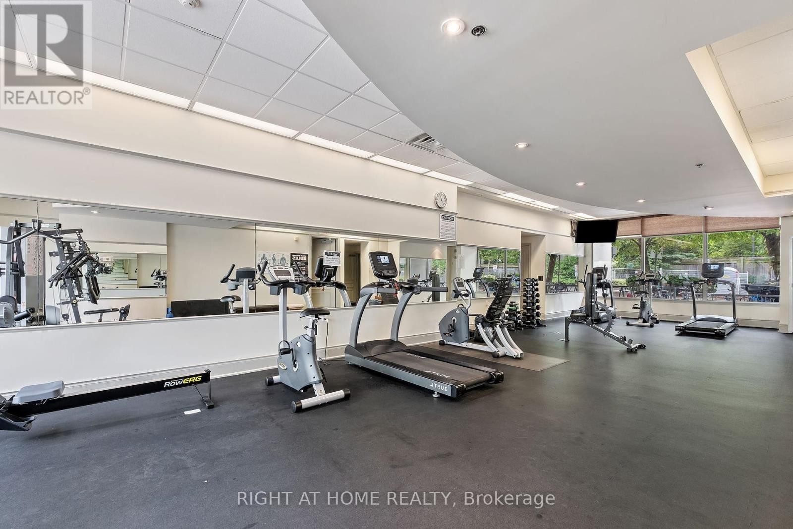 












310 - 935 SHEPPARD AVENUE W

,
Toronto (Clanton Park),




Ontario
M3H2T7

