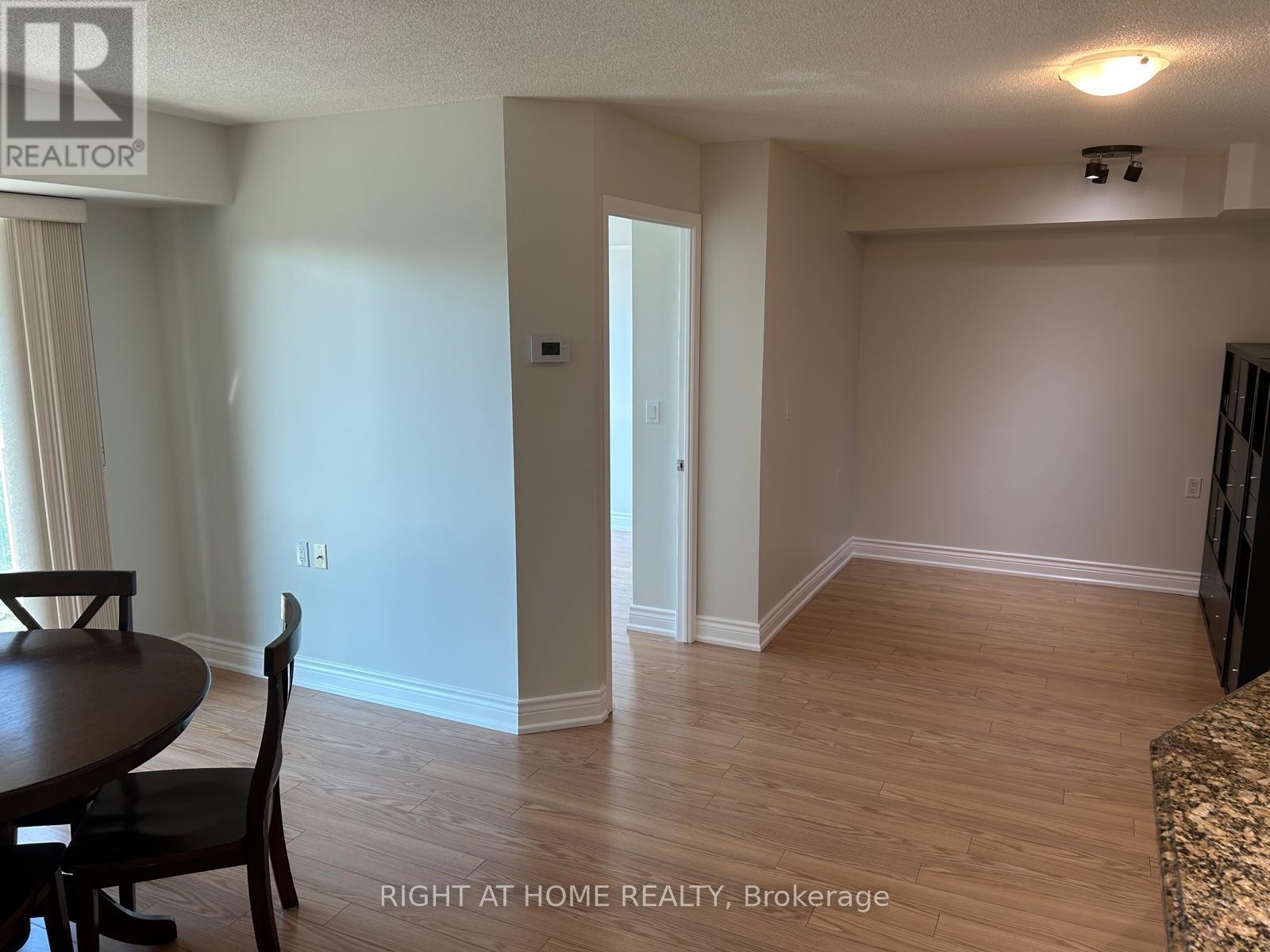 












310 - 935 SHEPPARD AVENUE W

,
Toronto (Clanton Park),




Ontario
M3H2T7

