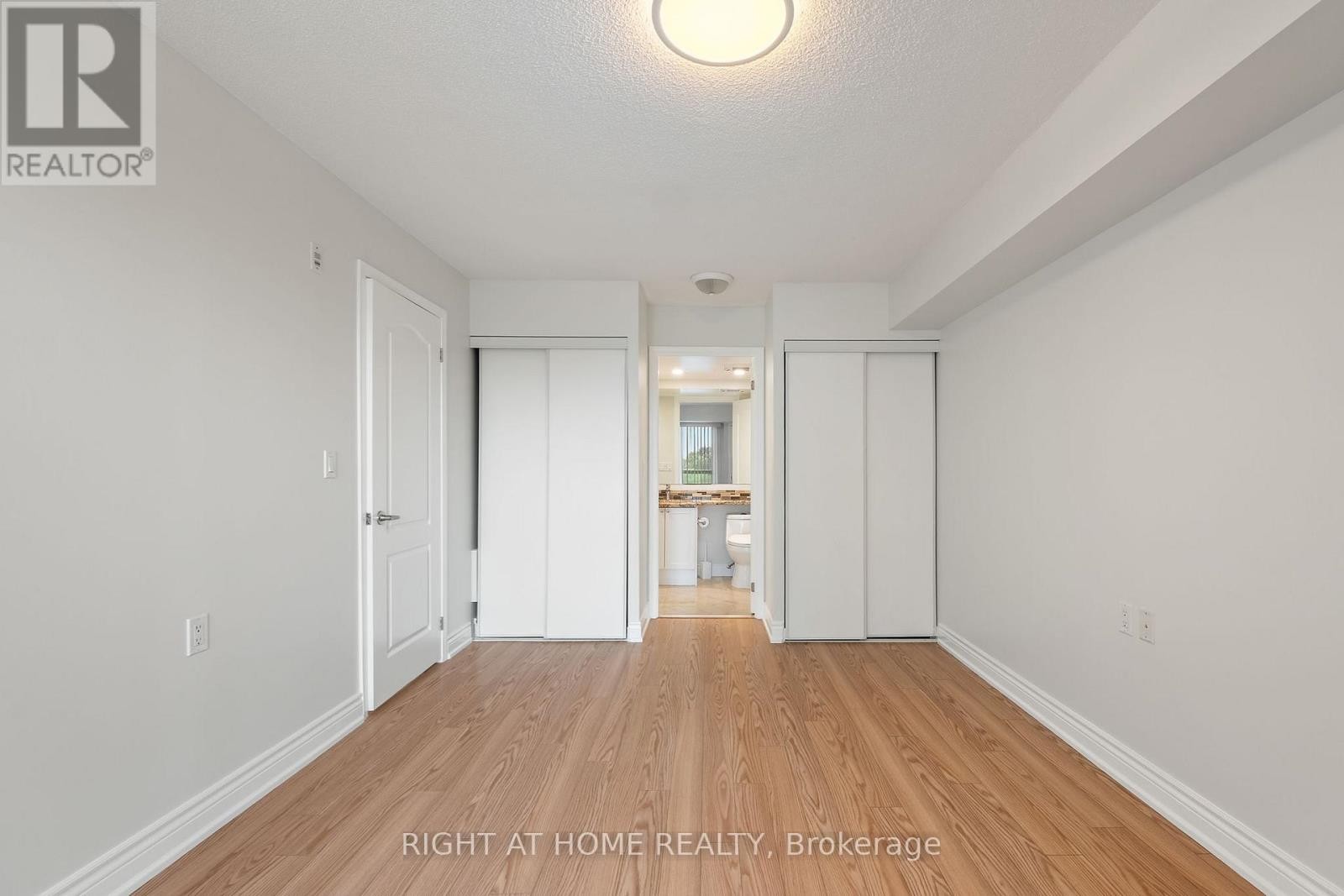 












310 - 935 SHEPPARD AVENUE W

,
Toronto (Clanton Park),




Ontario
M3H2T7

