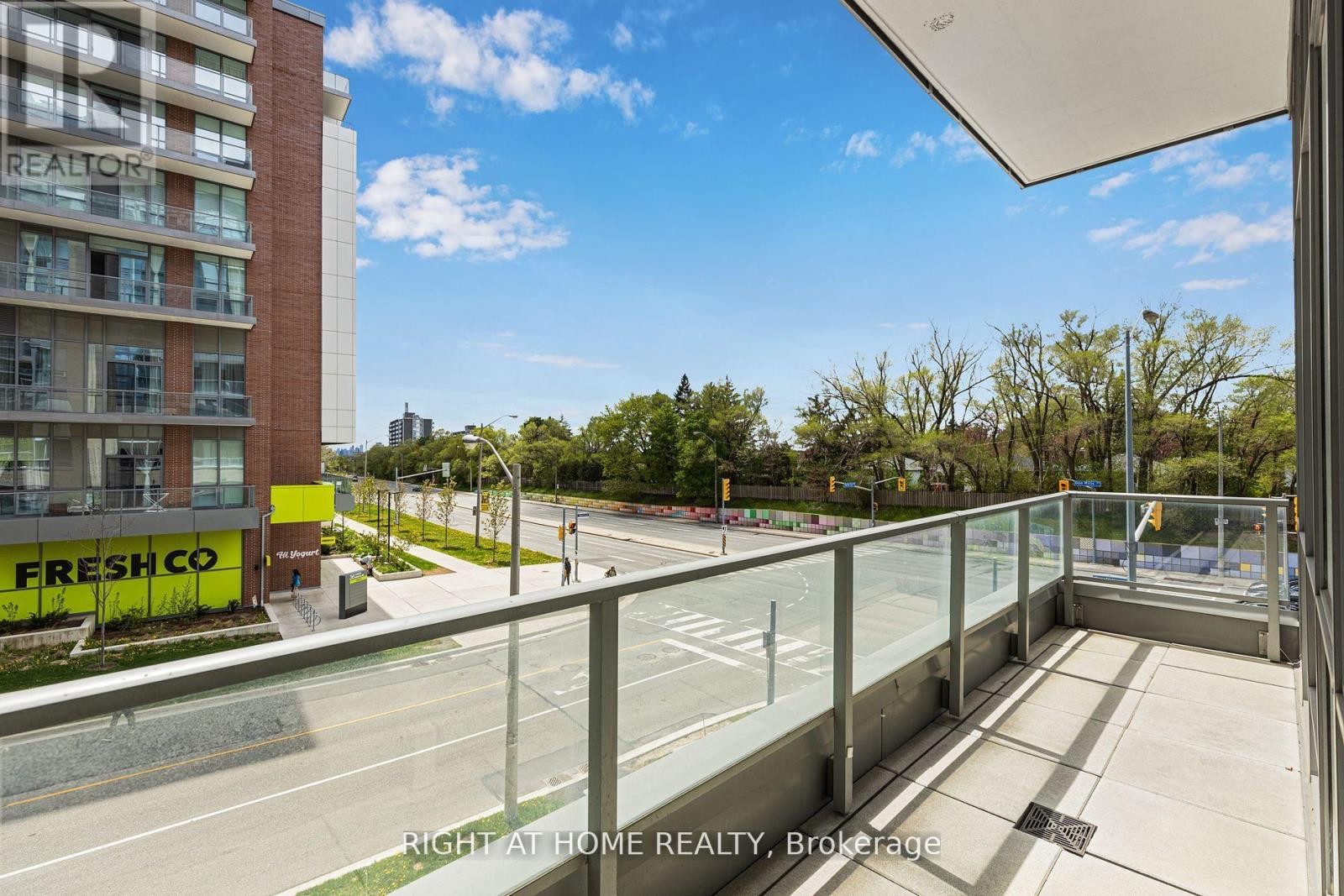 












108 - 52 FOREST MANOR ROAD

,
Toronto (Henry Farm),




Ontario
M2J0E2

