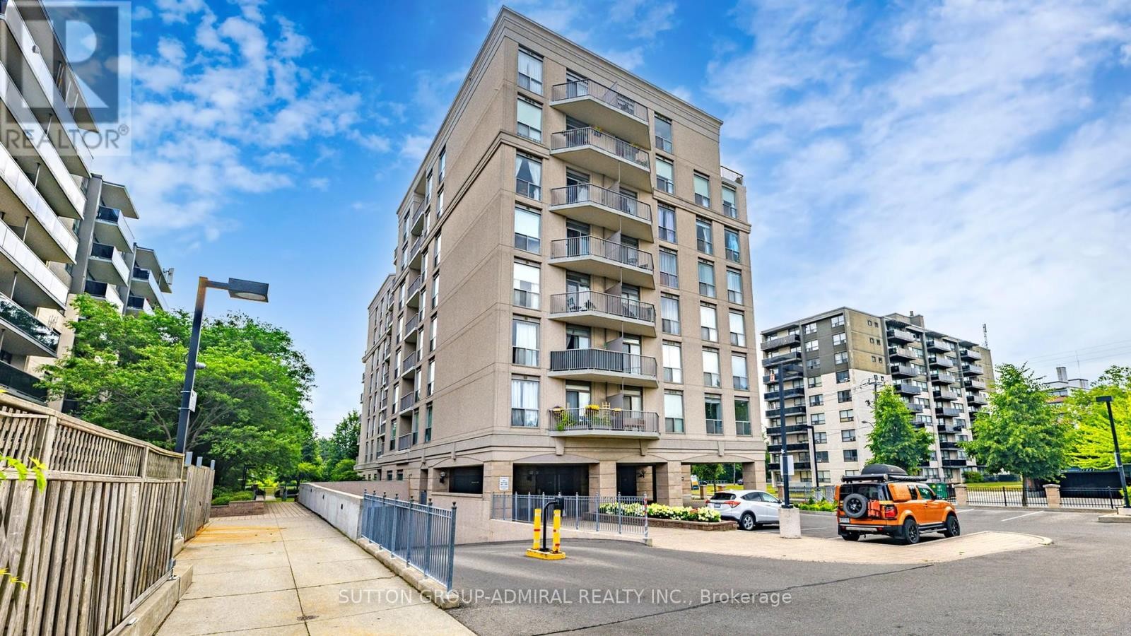 












707 - 4200 BATHURST STREET

,
Toronto (Clanton Park),




Ontario
M3H6C7


