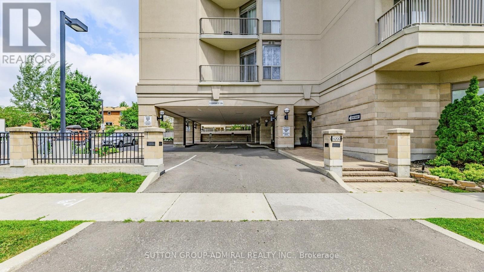 












707 - 4200 BATHURST STREET

,
Toronto (Clanton Park),




Ontario
M3H6C7

