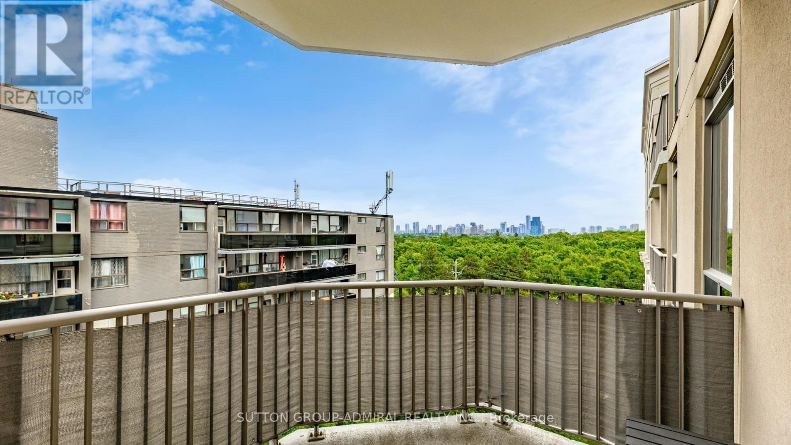 












707 - 4200 BATHURST STREET

,
Toronto (Clanton Park),




Ontario
M3H6C7


