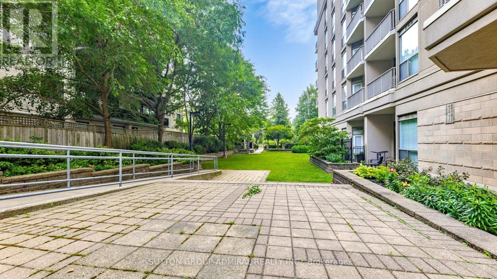 












707 - 4200 BATHURST STREET

,
Toronto (Clanton Park),




Ontario
M3H6C7

