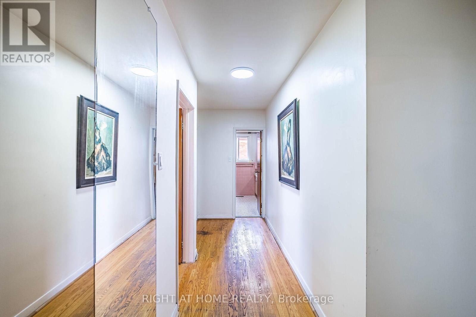 












233 FAYWOOD BOULEVARD

,
Toronto (Clanton Park),




Ontario
M3H2Y3


