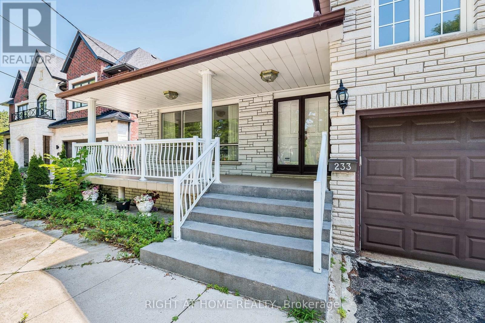 












233 FAYWOOD BOULEVARD

,
Toronto (Clanton Park),




Ontario
M3H2Y3

