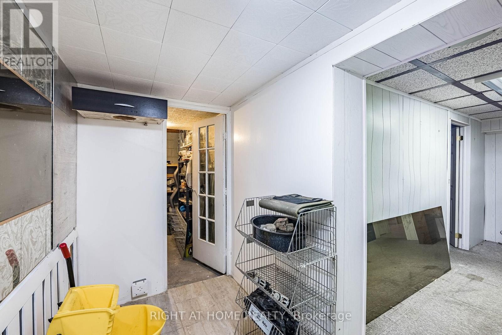 












233 FAYWOOD BOULEVARD

,
Toronto (Clanton Park),




Ontario
M3H2Y3

